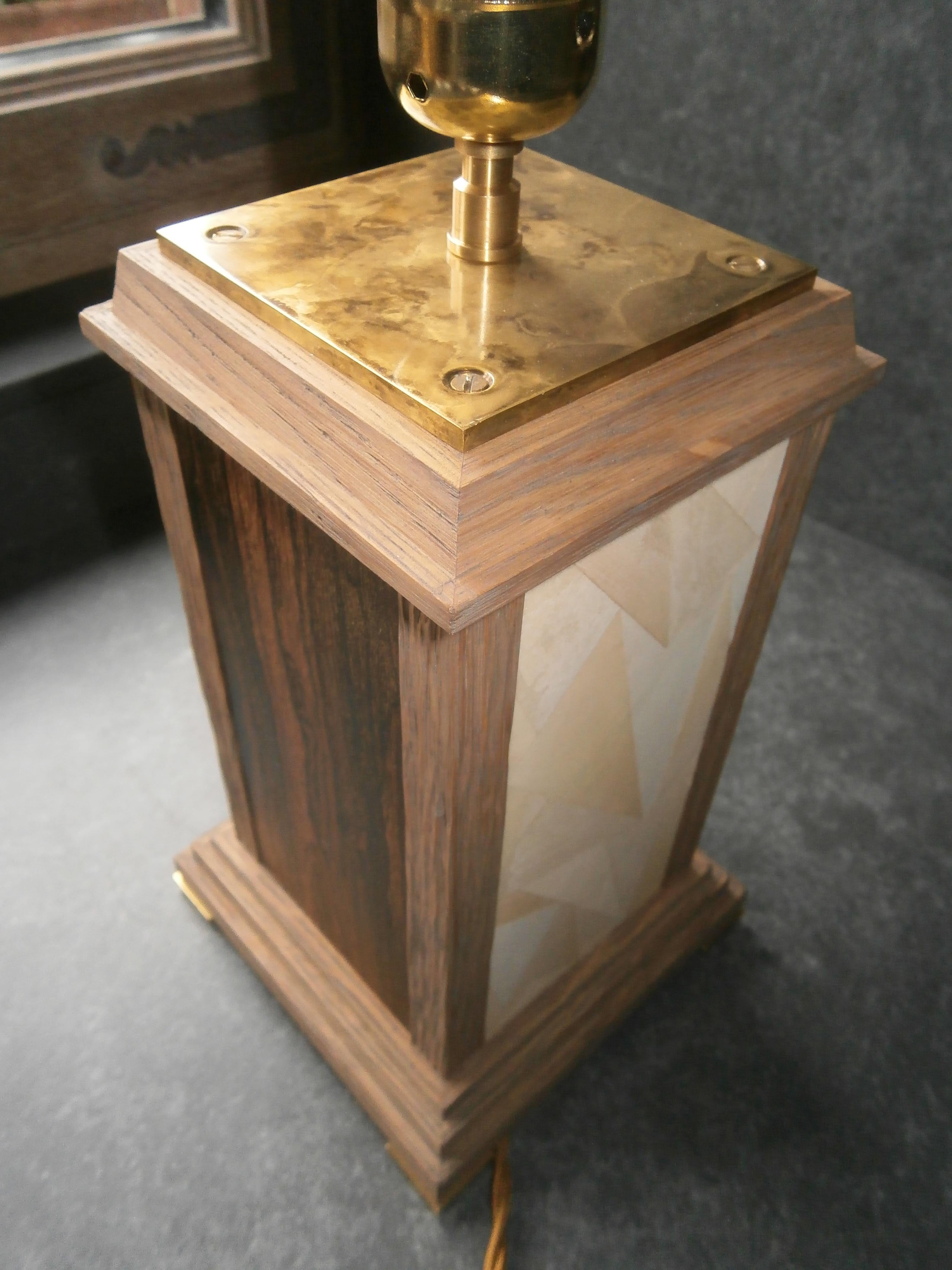 Bronze Lampe de table sculpturale en bronze en vente