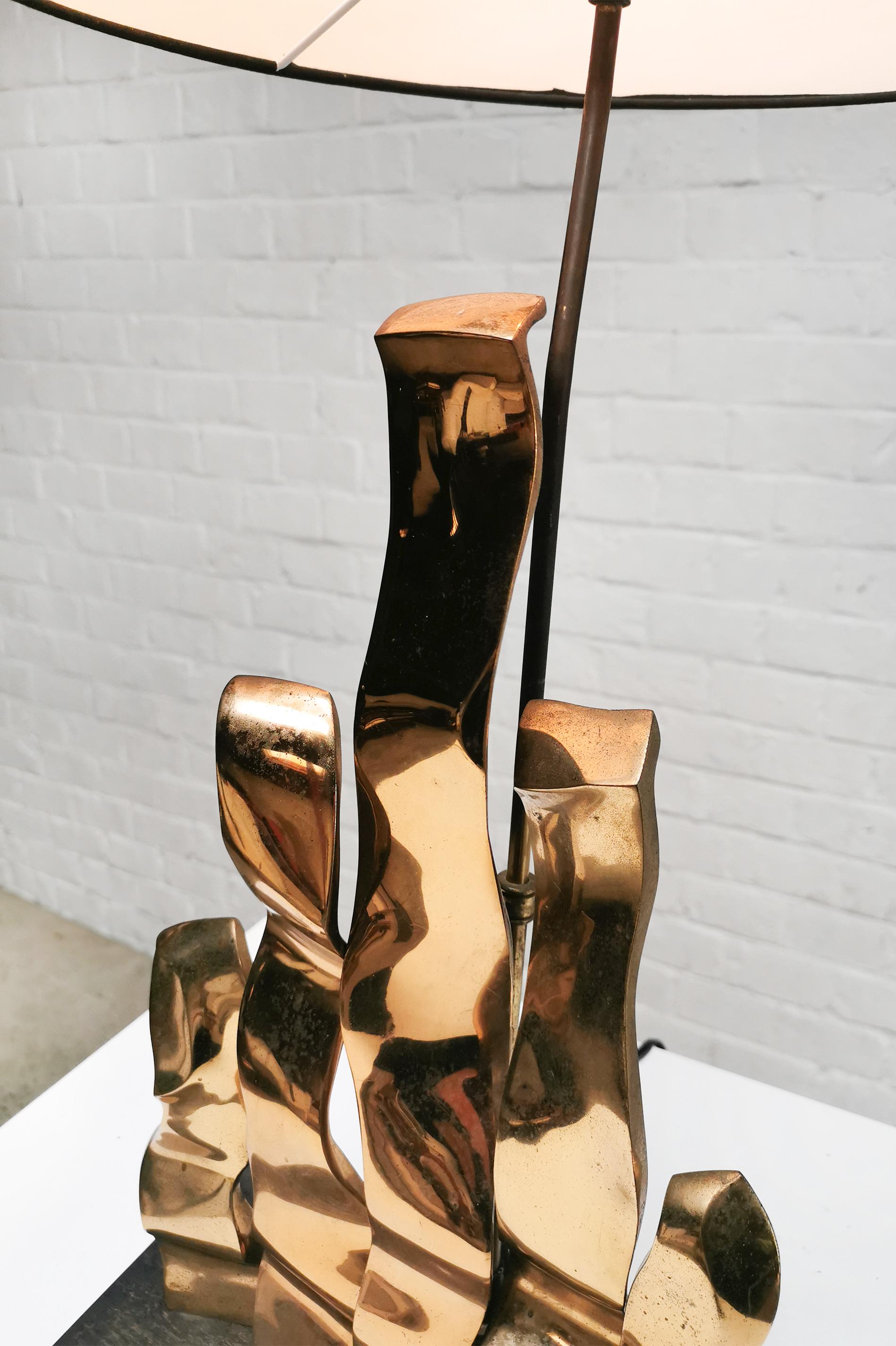 Sculptural Bronze Table Lamp, France 1970's In Good Condition For Sale In Zwijndrecht, Antwerp