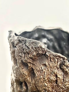 Skulpturale Bronzeskulpturvase, 21. Jahrhundert von Mattia Biagi