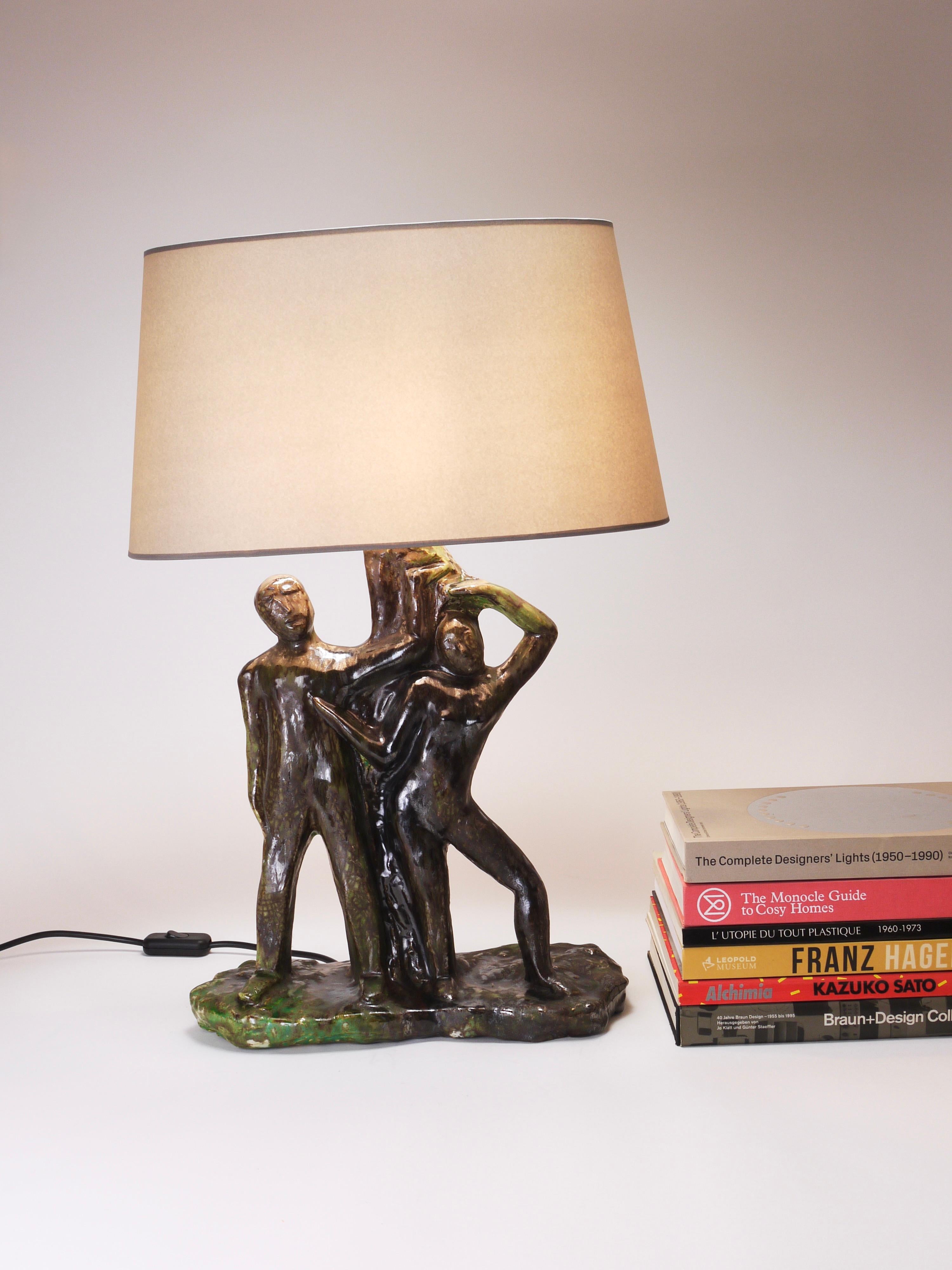 Mid-Century Modern Sculptural Brutalist Art Table Lamp “Man and Woman by a Tree”, Italy, 1970s For Sale