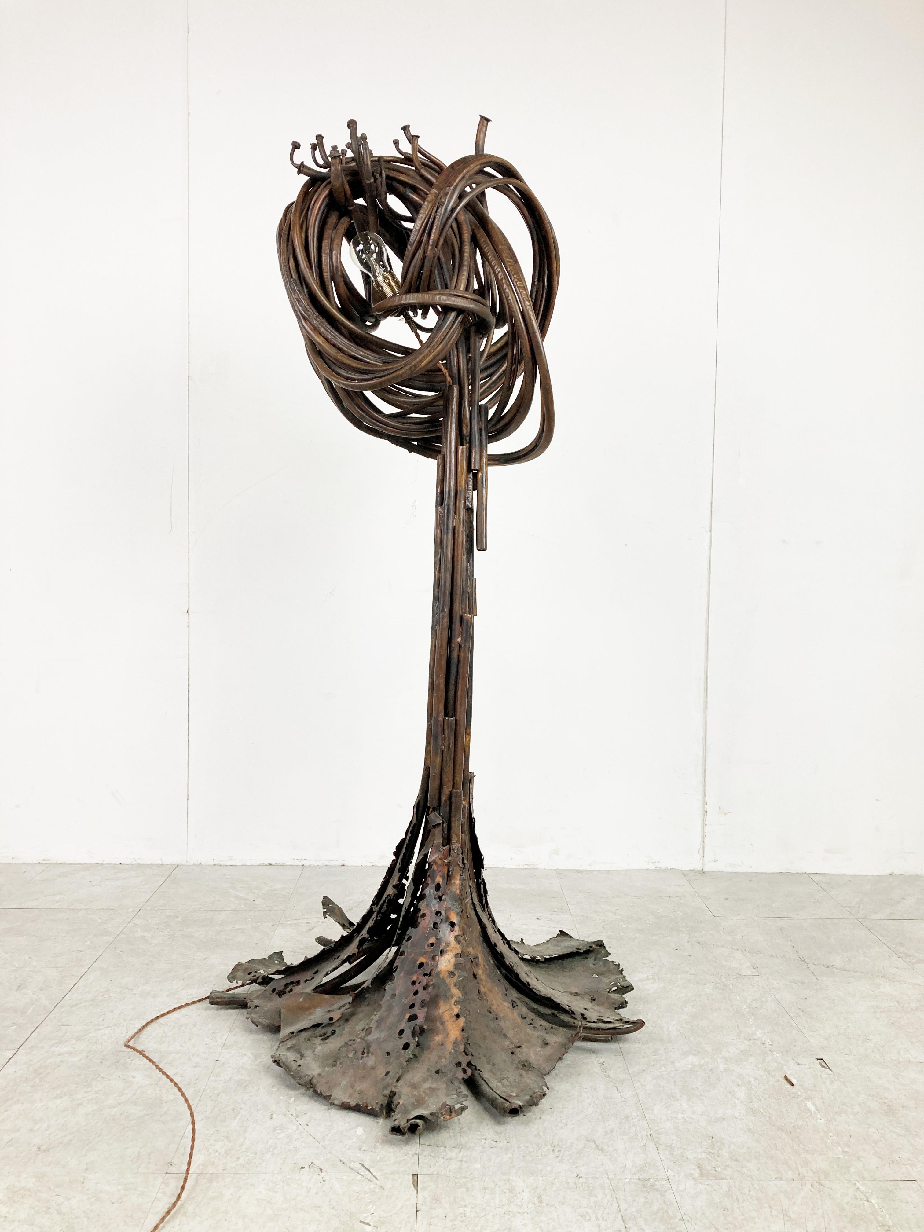 Sculptural Brutalist Copper Floor Lamp, 1970s by Jean Claeys In Good Condition For Sale In HEVERLEE, BE
