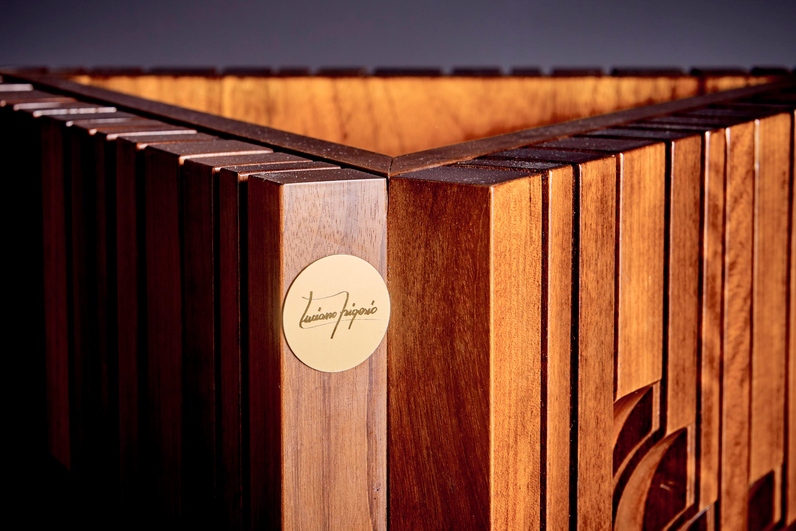 20th Century Sculptural Brutalist Dining Table with glass top by Luciano Frigerio For Sale