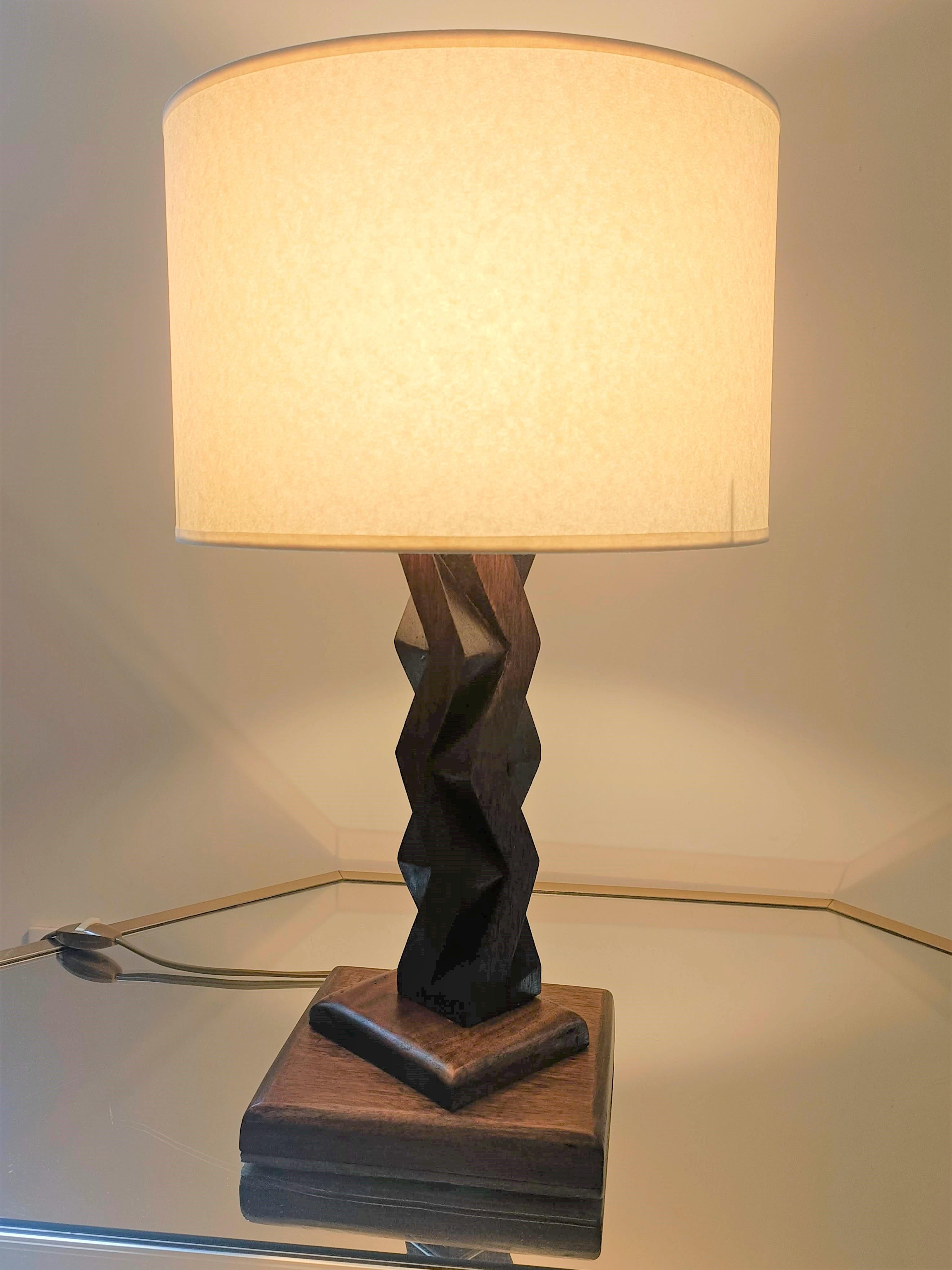 Wooden sculpture lamp, 1950.
.
France.
.
In the spirit of Constantin Brancusi's sculptures.

In a perfect state,
Lampshade almost new,
Superb patina.
.
Dimensions :

Total height : 51 cm
Shade height : 20 cm 
Shade diameter : 30 cm
18