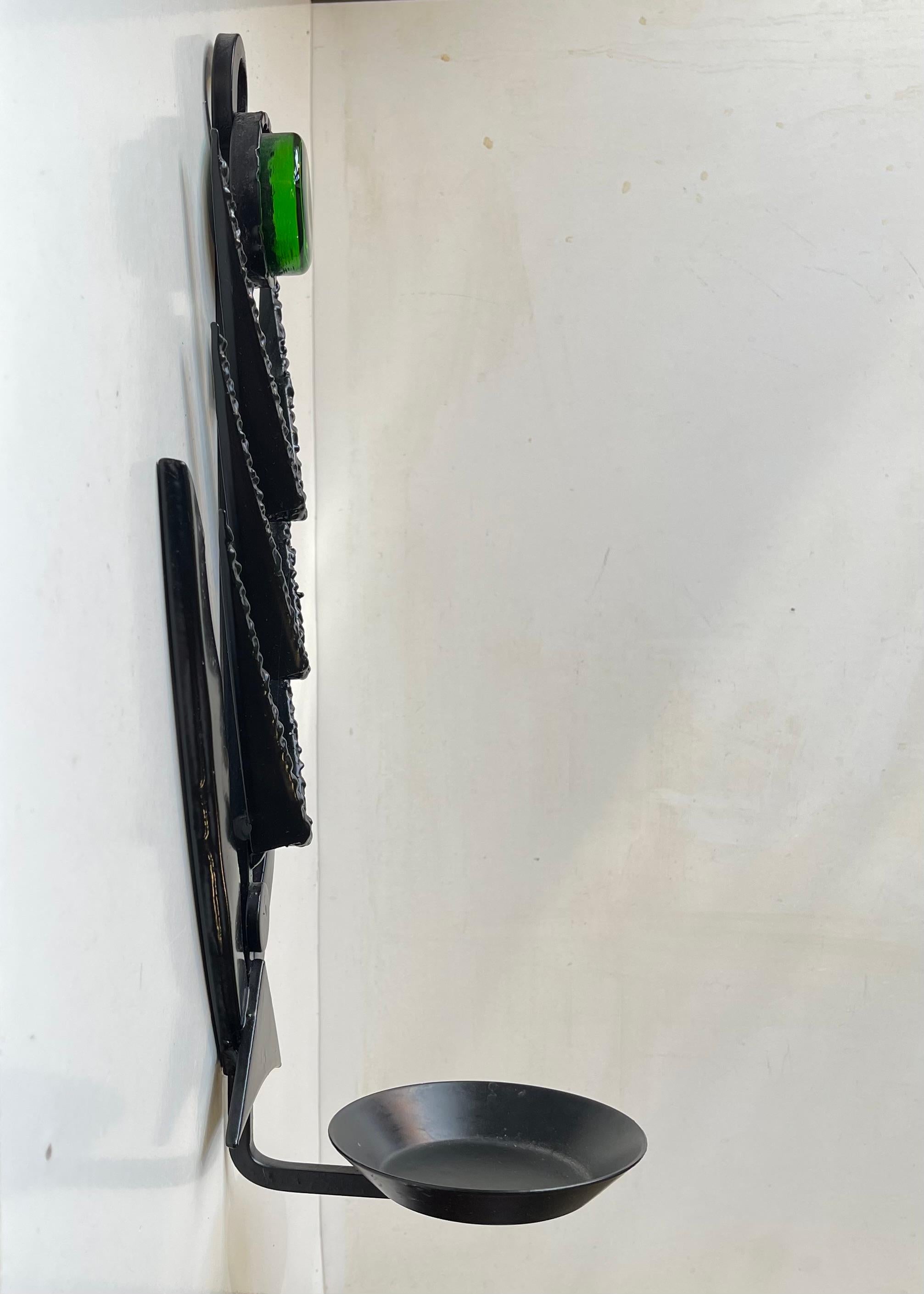 Sculptural Brutalist Iron & Green Glass Wall Candle Lamp by Dantoft, 1970s In Good Condition For Sale In Esbjerg, DK