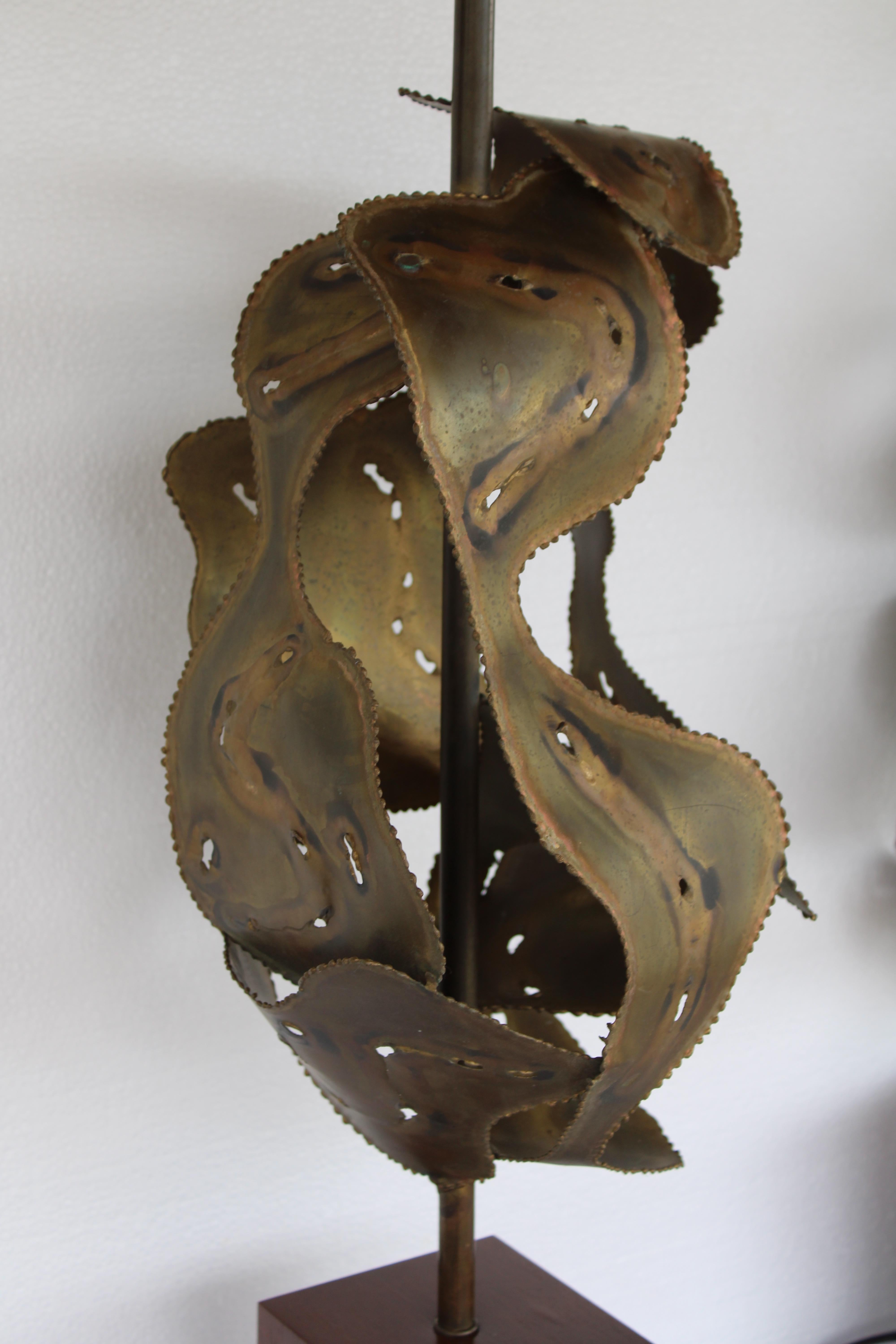 Lampe sculpturale brutaliste de la lampe Laurel Mfg. Entreprise Bon état - En vente à Palm Springs, CA