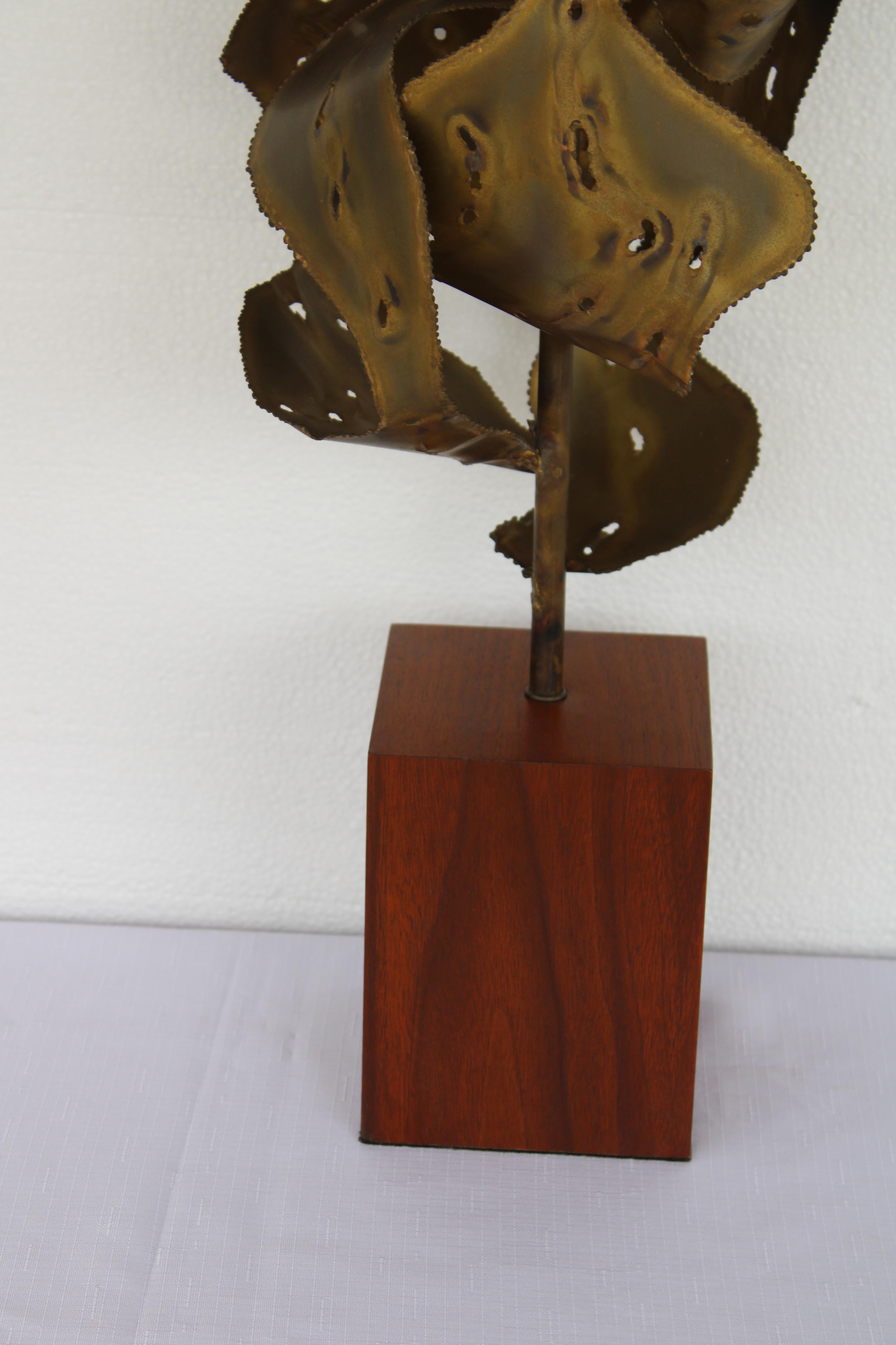 Copper Sculptural Brutalist Lamp by the Laurel Lamp Mfg. Company For Sale
