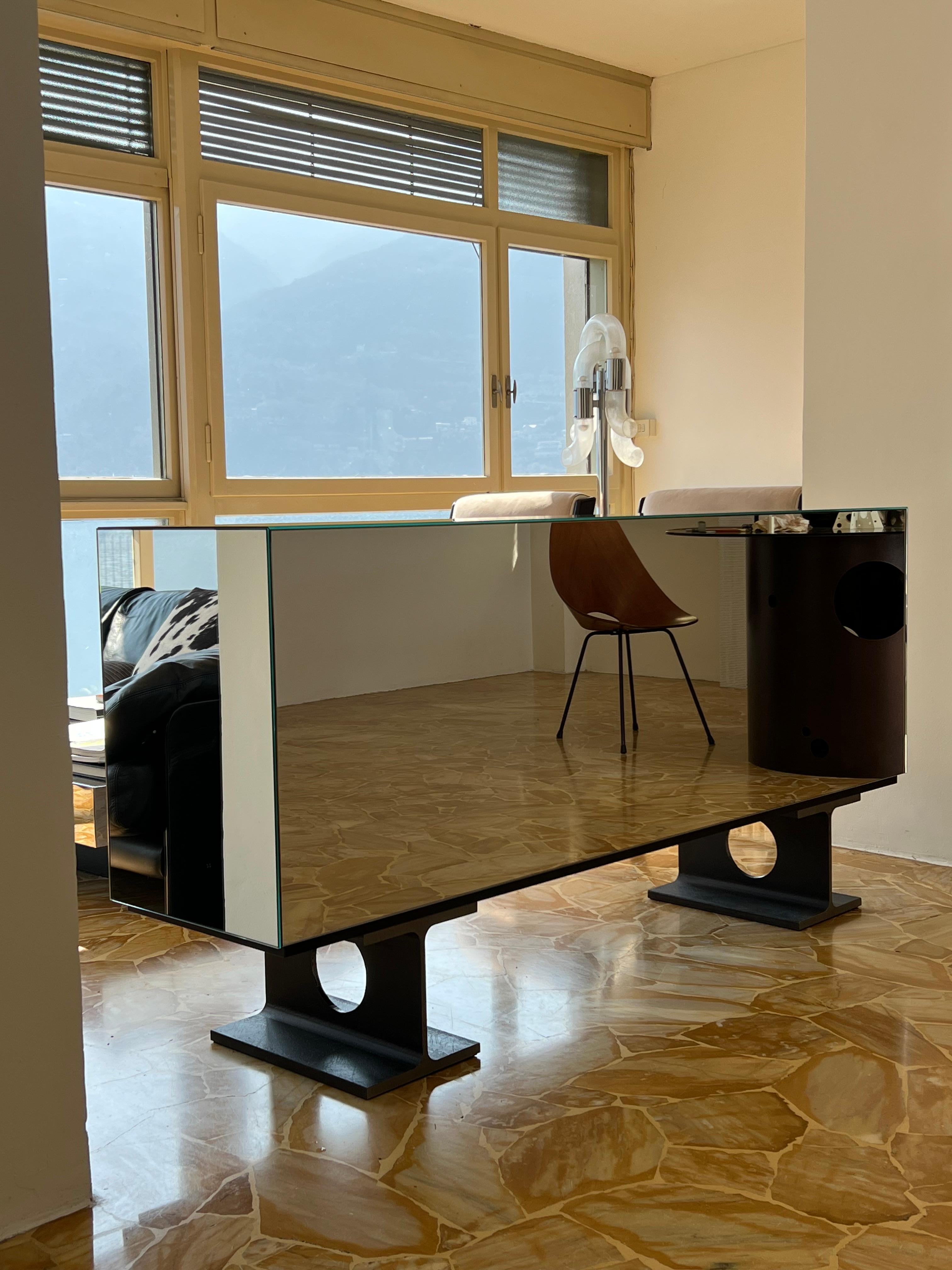 italien Armoire murale brutaliste Spinzi Milan, design industriel de collection en vente