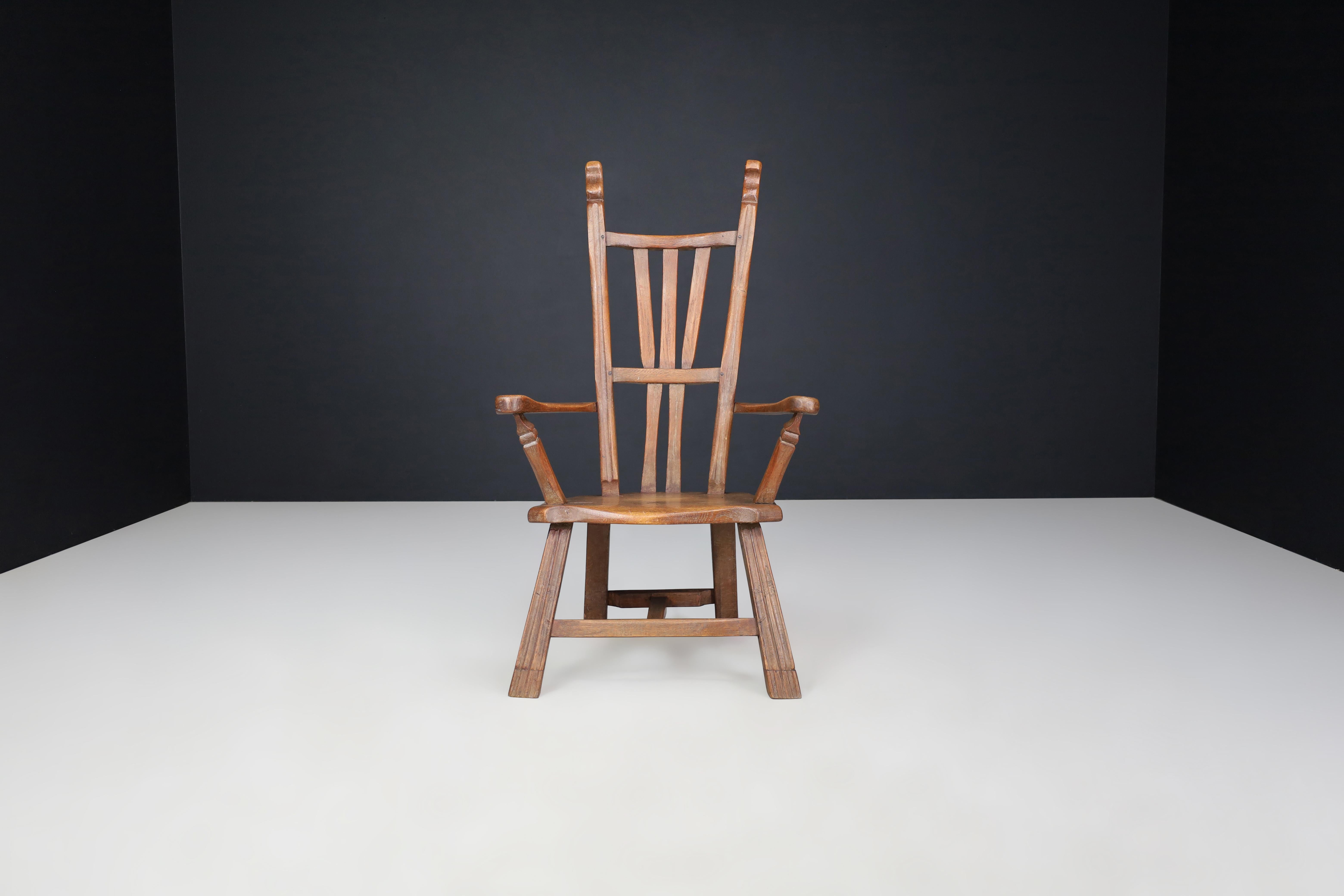 Skulpturaler brutalistischer Eichen-Sessel - Französische Handwerkskunst, 1960er Jahre (Brutalismus) im Angebot