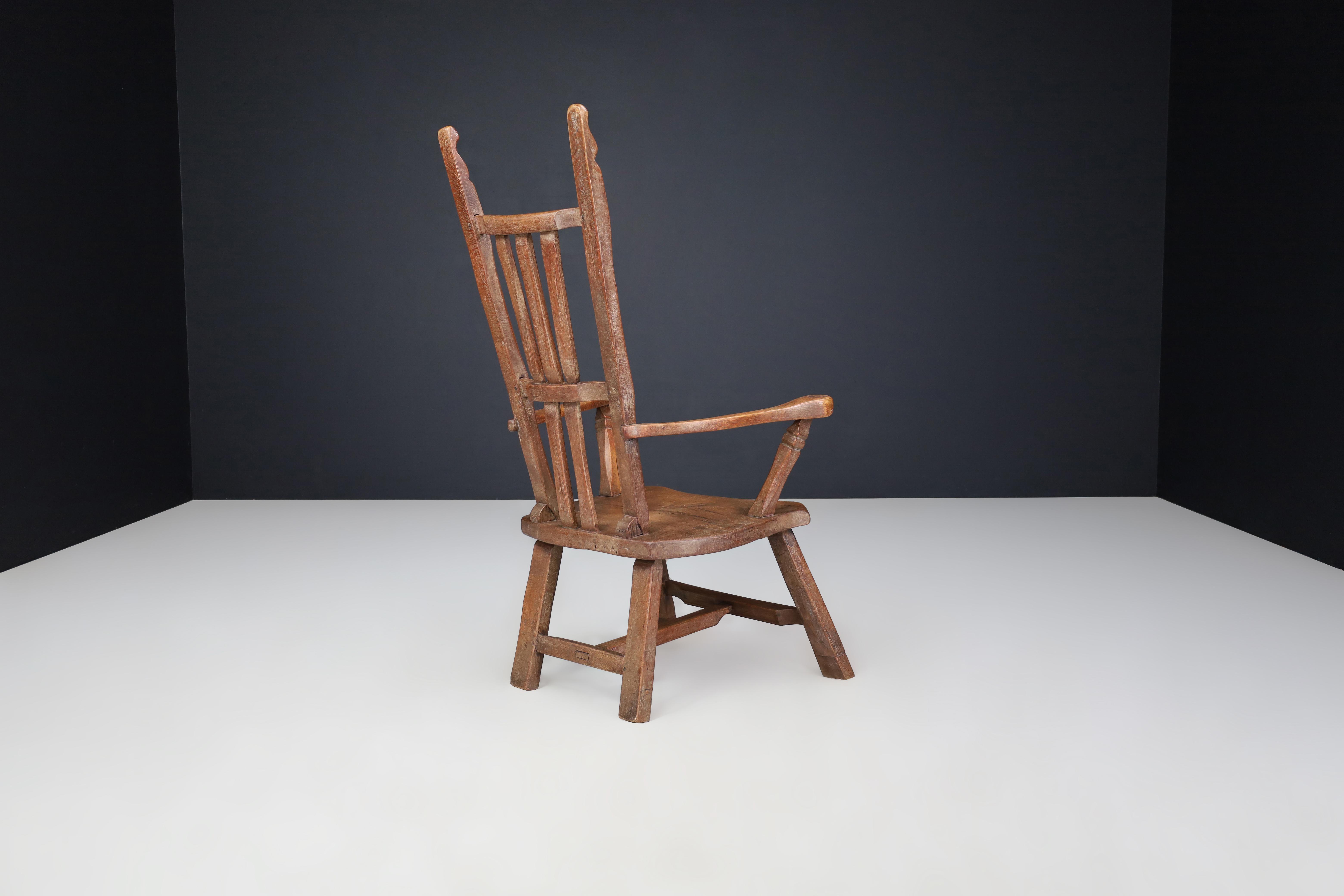 Skulpturaler brutalistischer Eichen-Sessel - Französische Handwerkskunst, 1960er Jahre (20. Jahrhundert) im Angebot