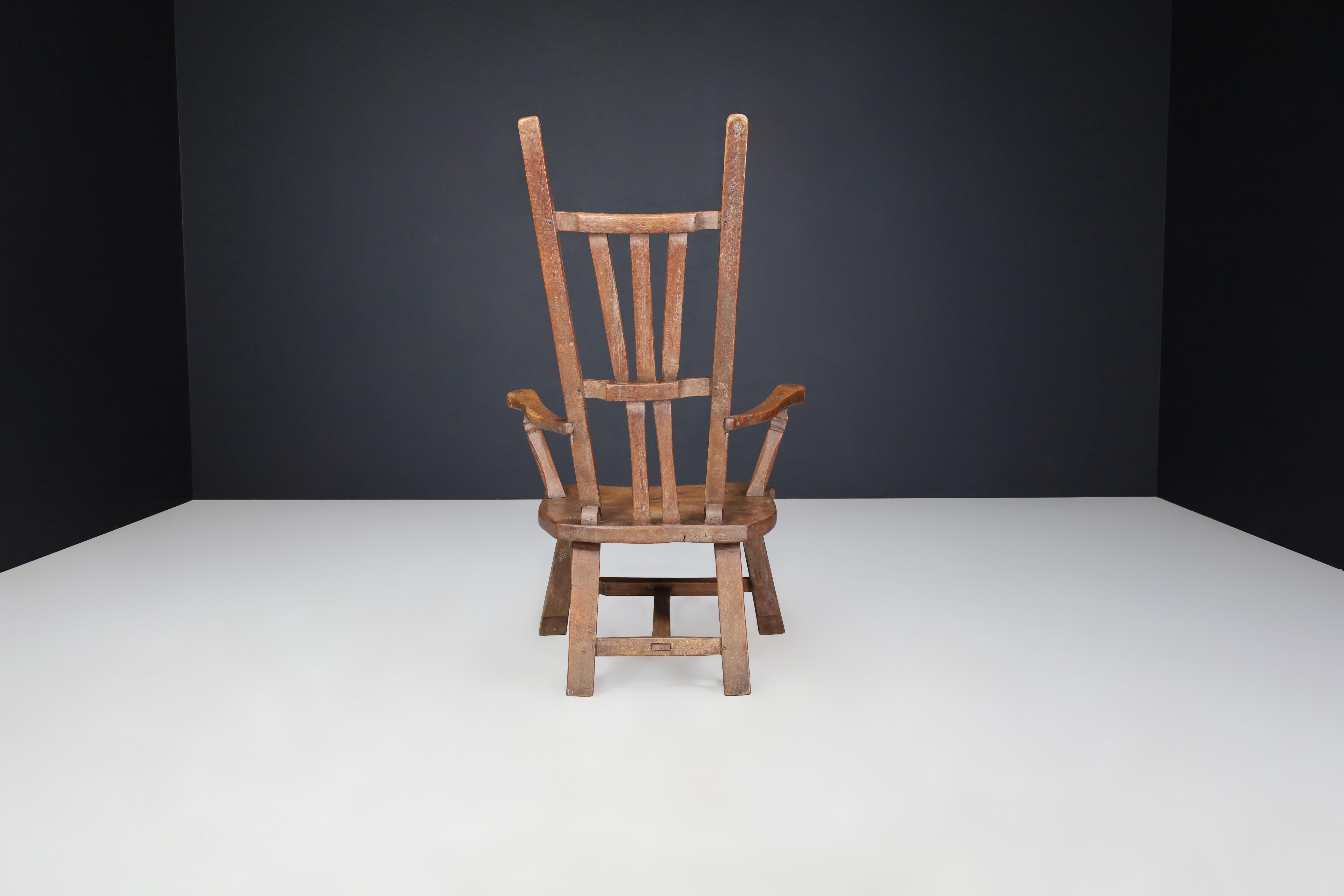Skulpturaler brutalistischer Eichen-Sessel - Französische Handwerkskunst, 1960er Jahre (Eichenholz) im Angebot