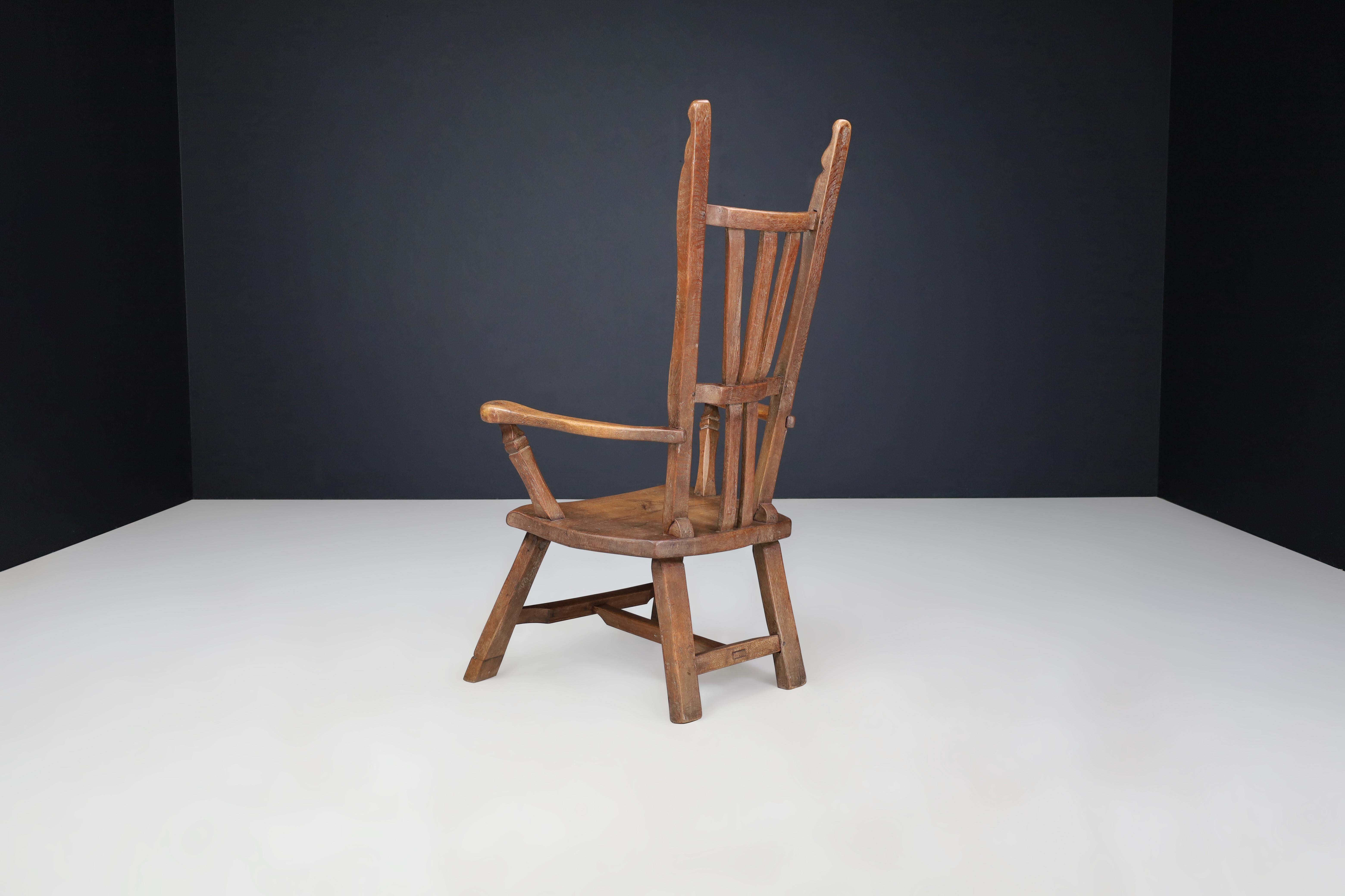 Skulpturaler brutalistischer Eichen-Sessel - Französische Handwerkskunst, 1960er Jahre im Angebot 1