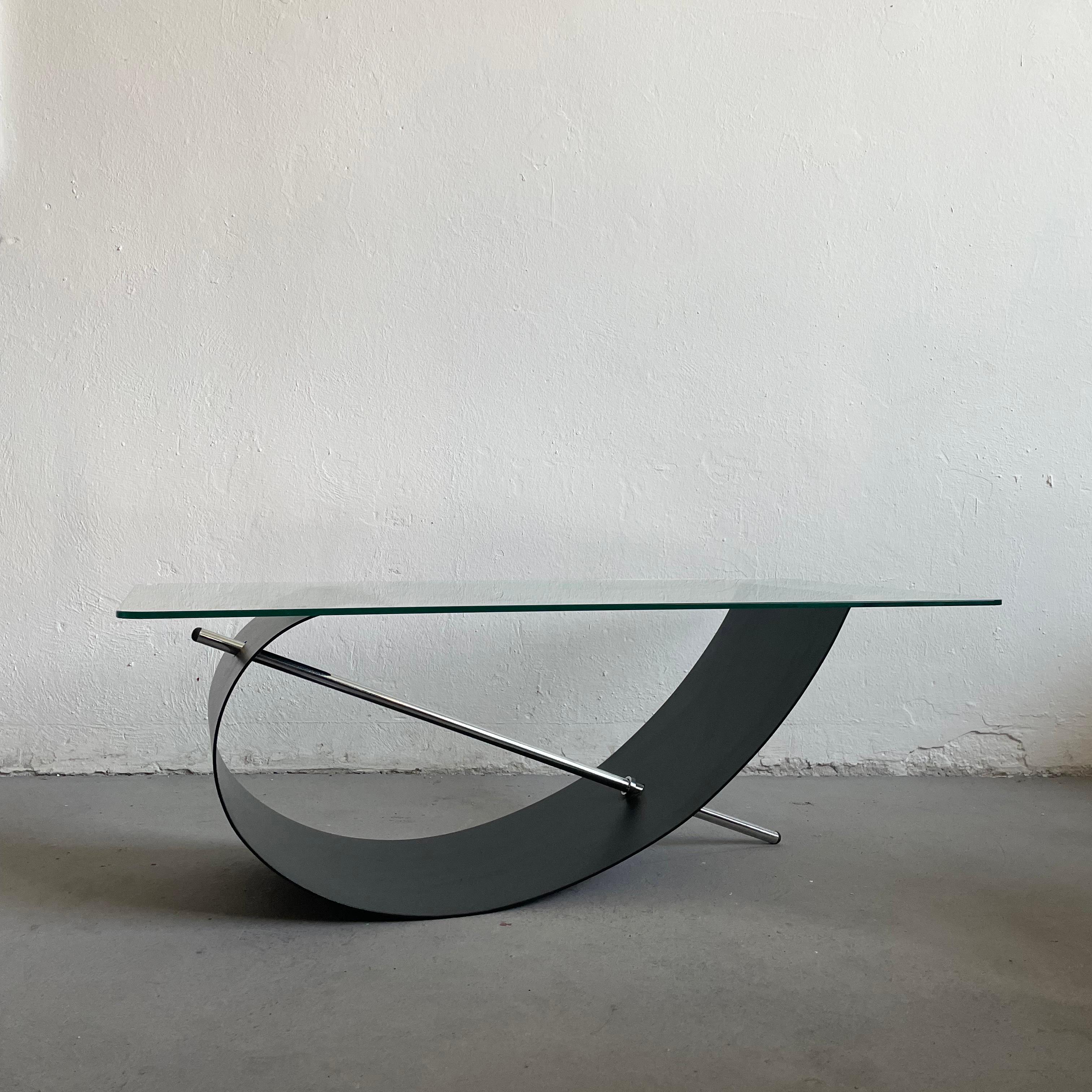 Sculptural Brutalist Steel and Glass Coffee Table In Good Condition For Sale In Zagreb, HR