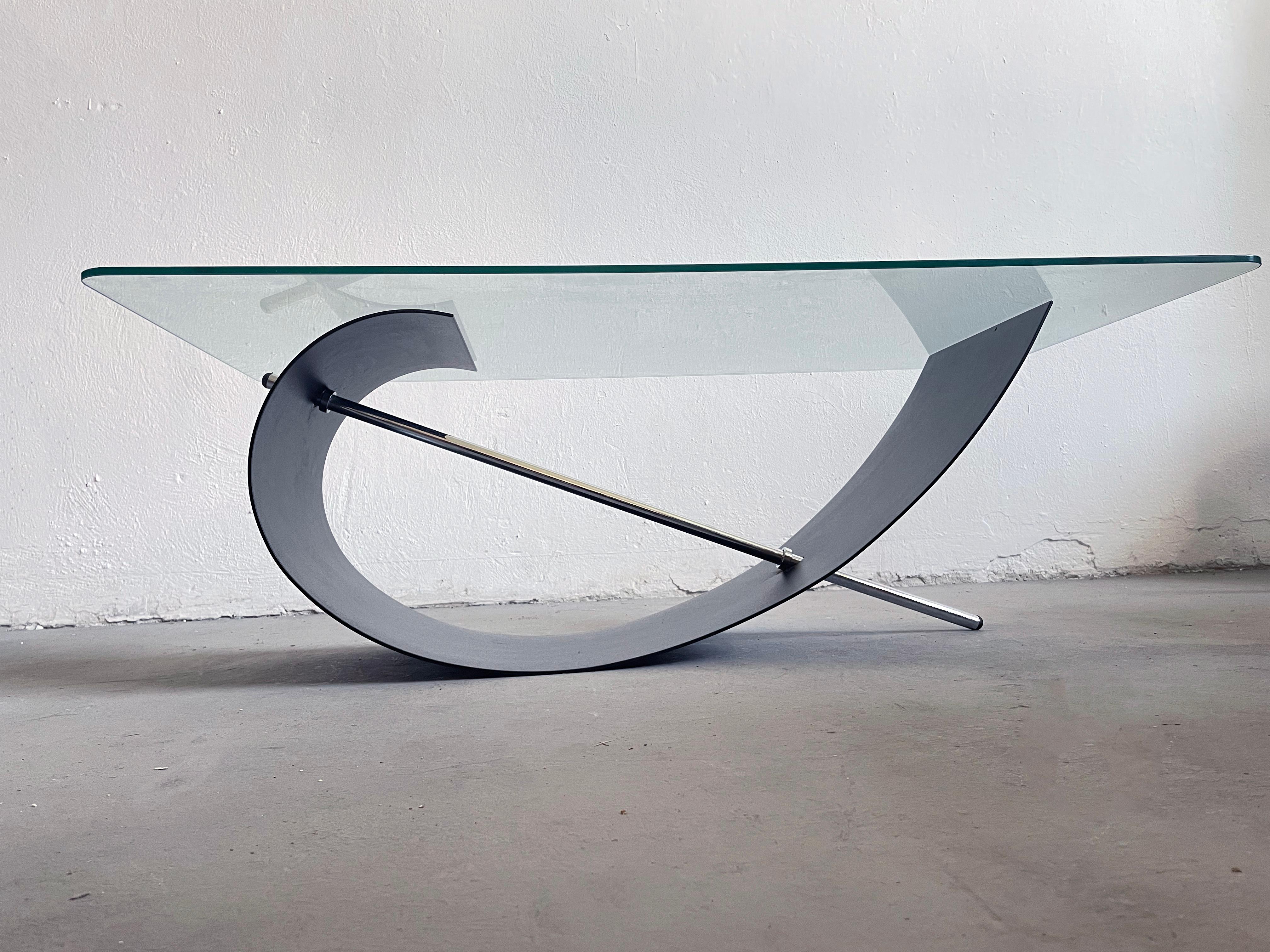 Sculptural Brutalist Steel and Glass Coffee Table For Sale 1