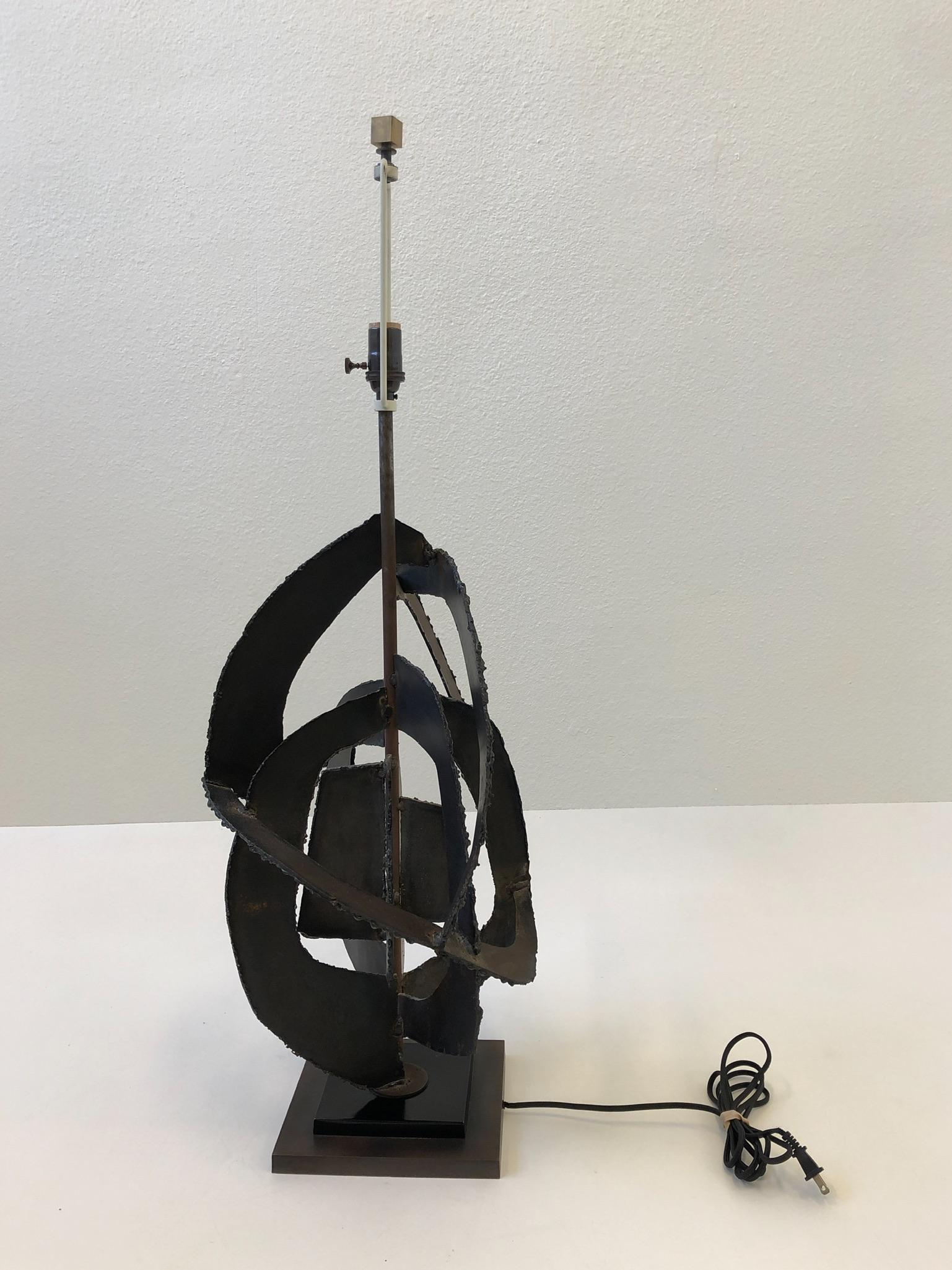 Sculptural Brutalist Steel Table Lamp by Richard Barr for Laurel Lamp Co 2