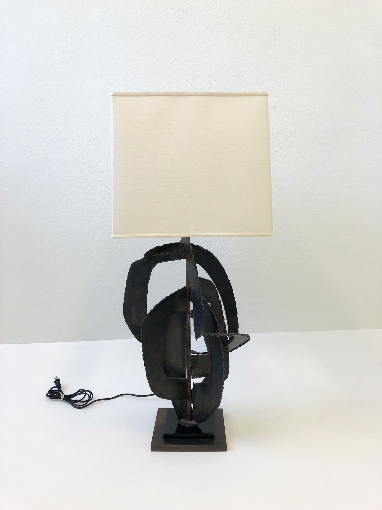 Sculptural Brutalist Steel Table Lamp by Richard Barr for Laurel Lamp Co 3