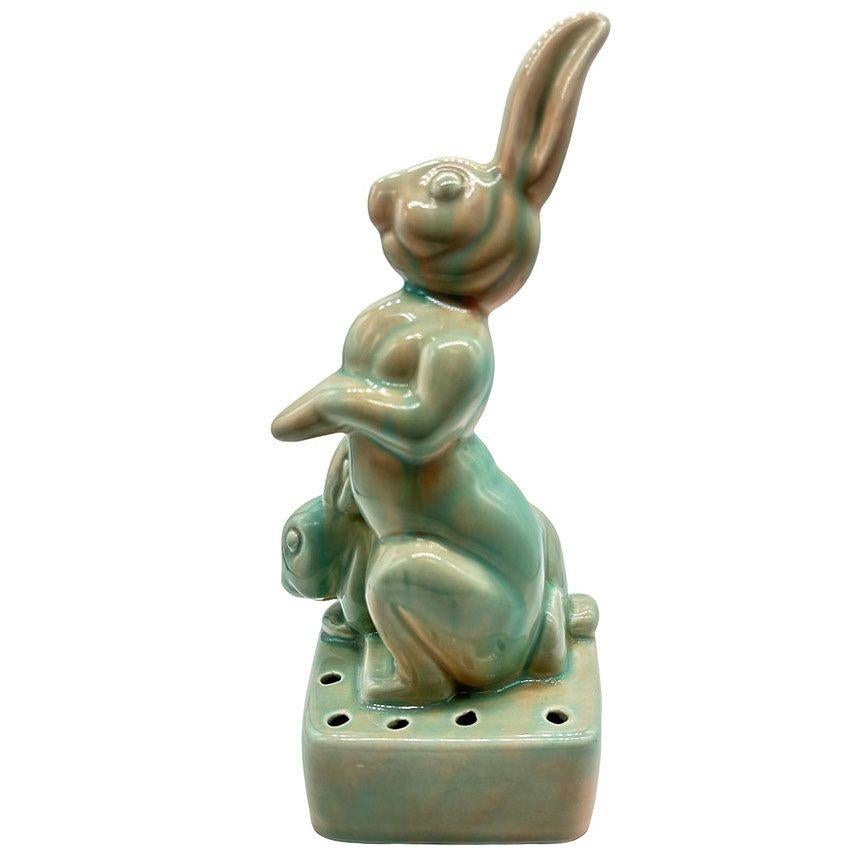 Sculptural Bunny Rabbit Tulipere Flower Frog by West Coast Pottery In Excellent Condition For Sale In Van Nuys, CA
