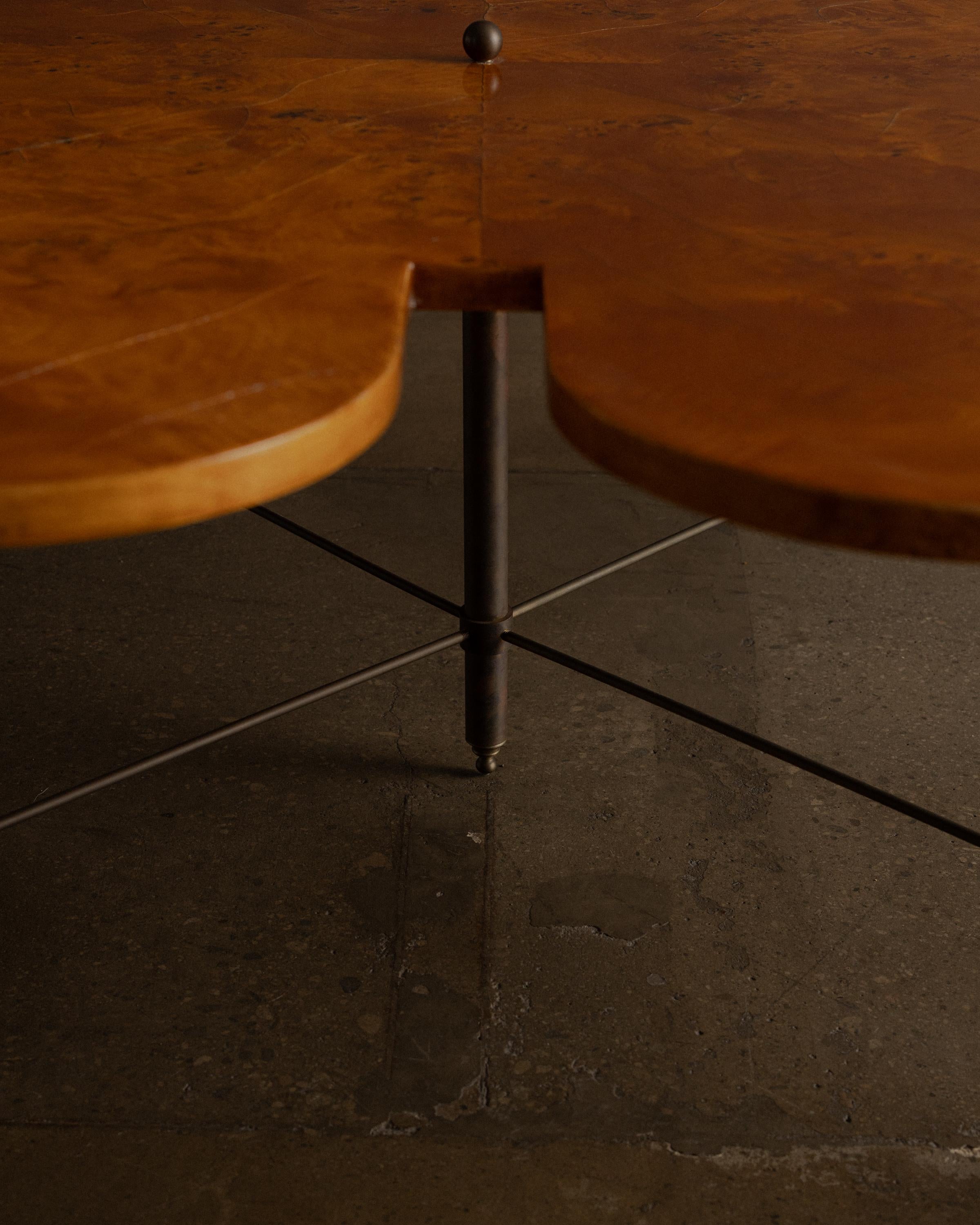 Tavolino da caffè scultoreo in Wood In condizioni buone in vendita a Los Angeles, CA