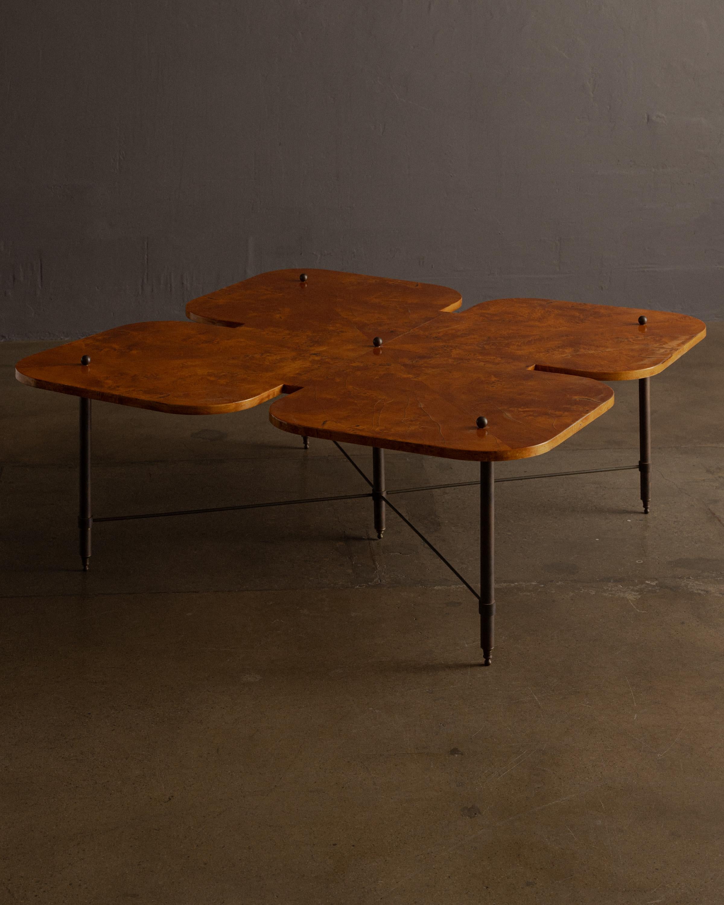 Metallo Tavolino da caffè scultoreo in Wood in vendita