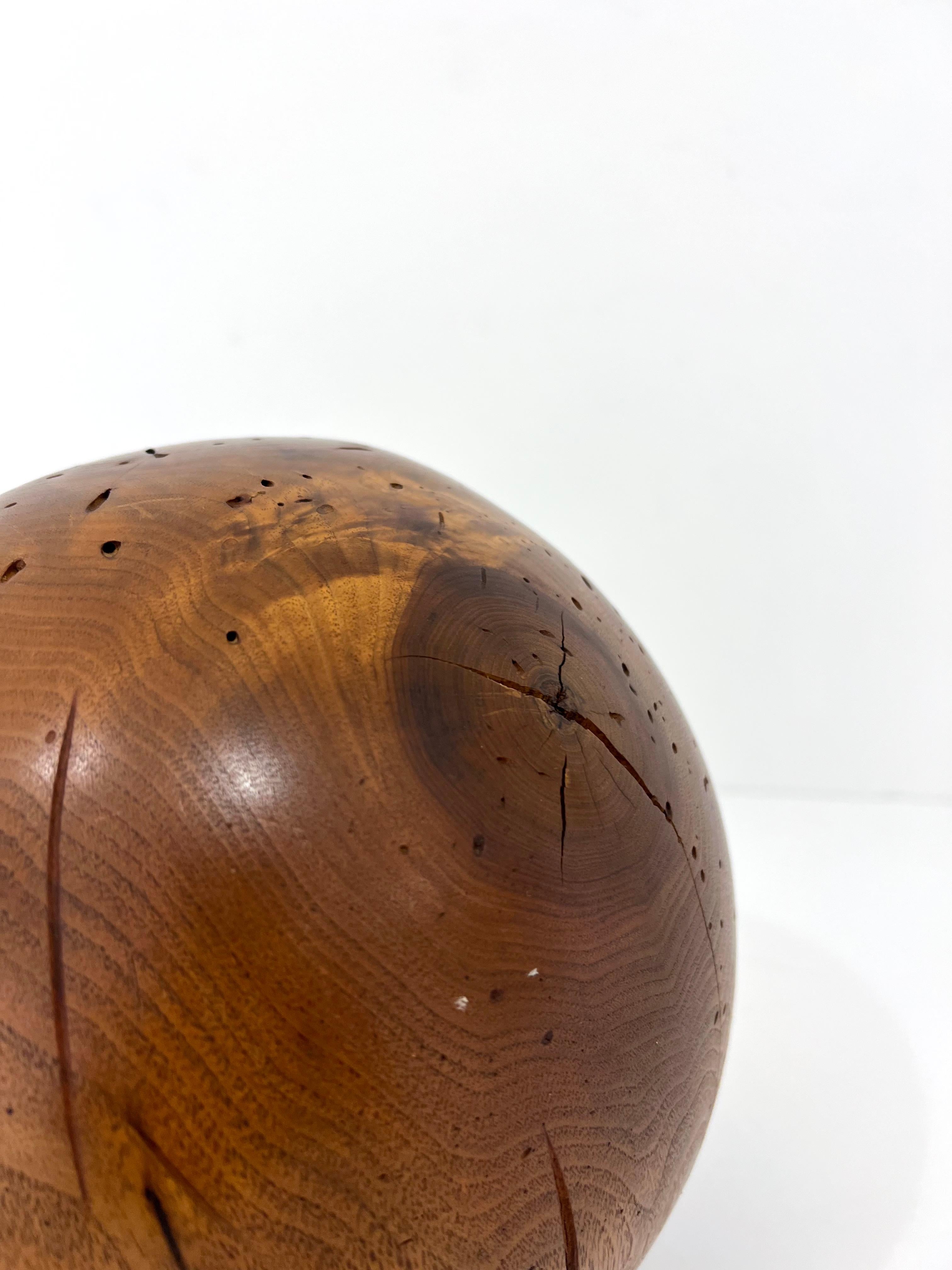 Esfera decorativa escultórica de madera de arce en Bueno estado para la venta en New York, NY