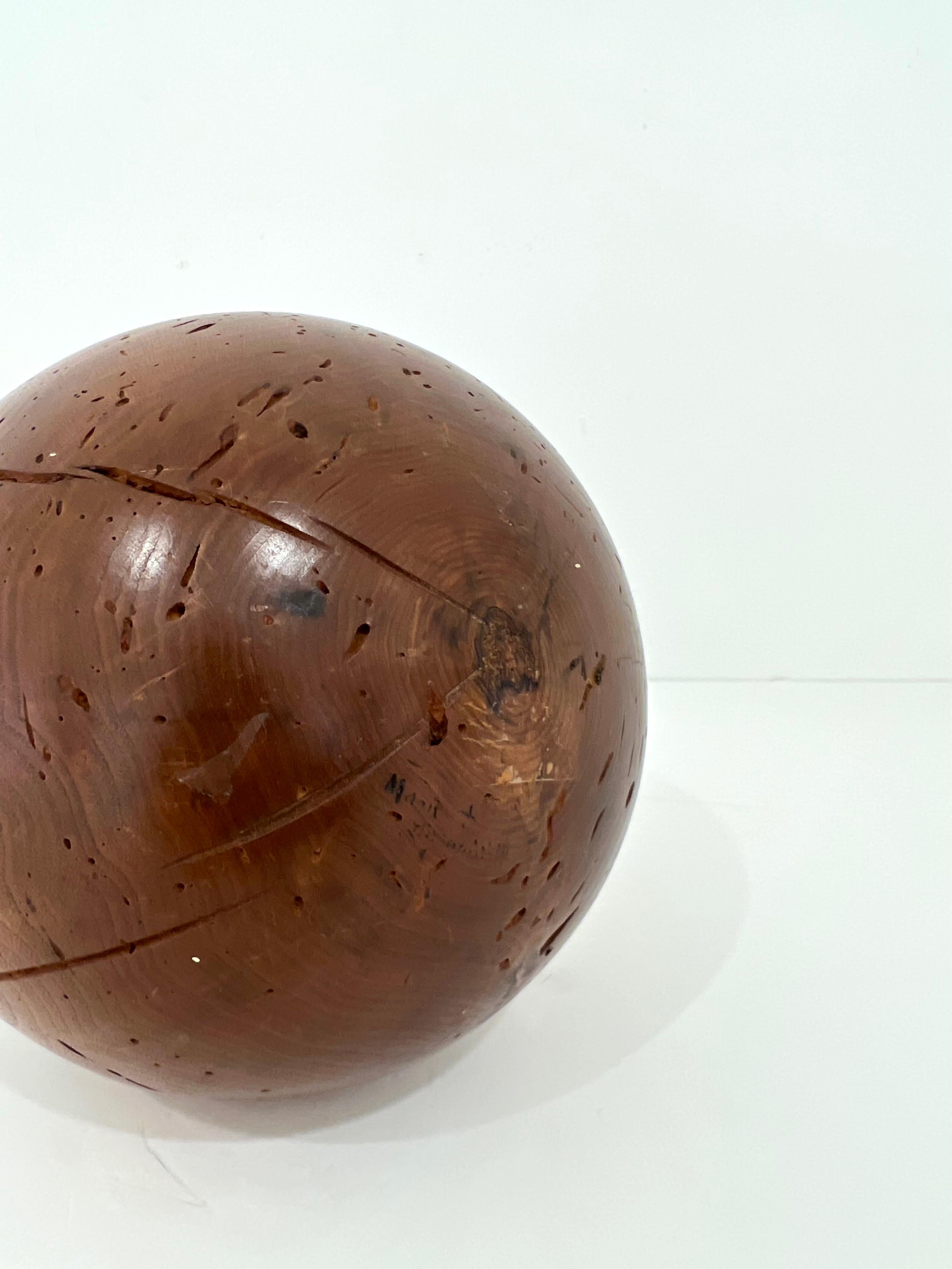Esfera decorativa escultórica de madera de arce Madera de burl en venta