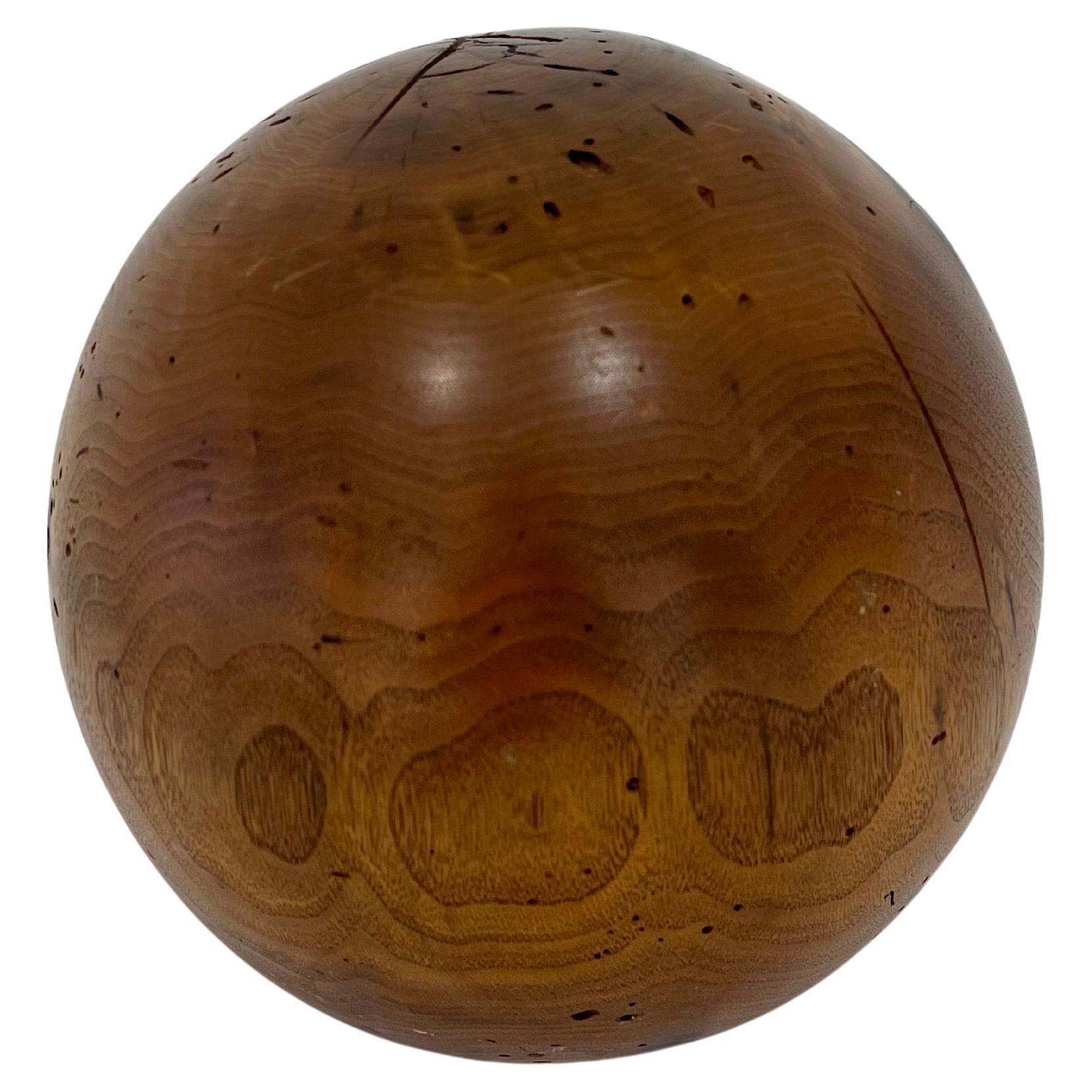 Esfera decorativa escultórica de madera de arce