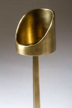 Base escultórica para vela en latón patinado de Patrick Coard, París