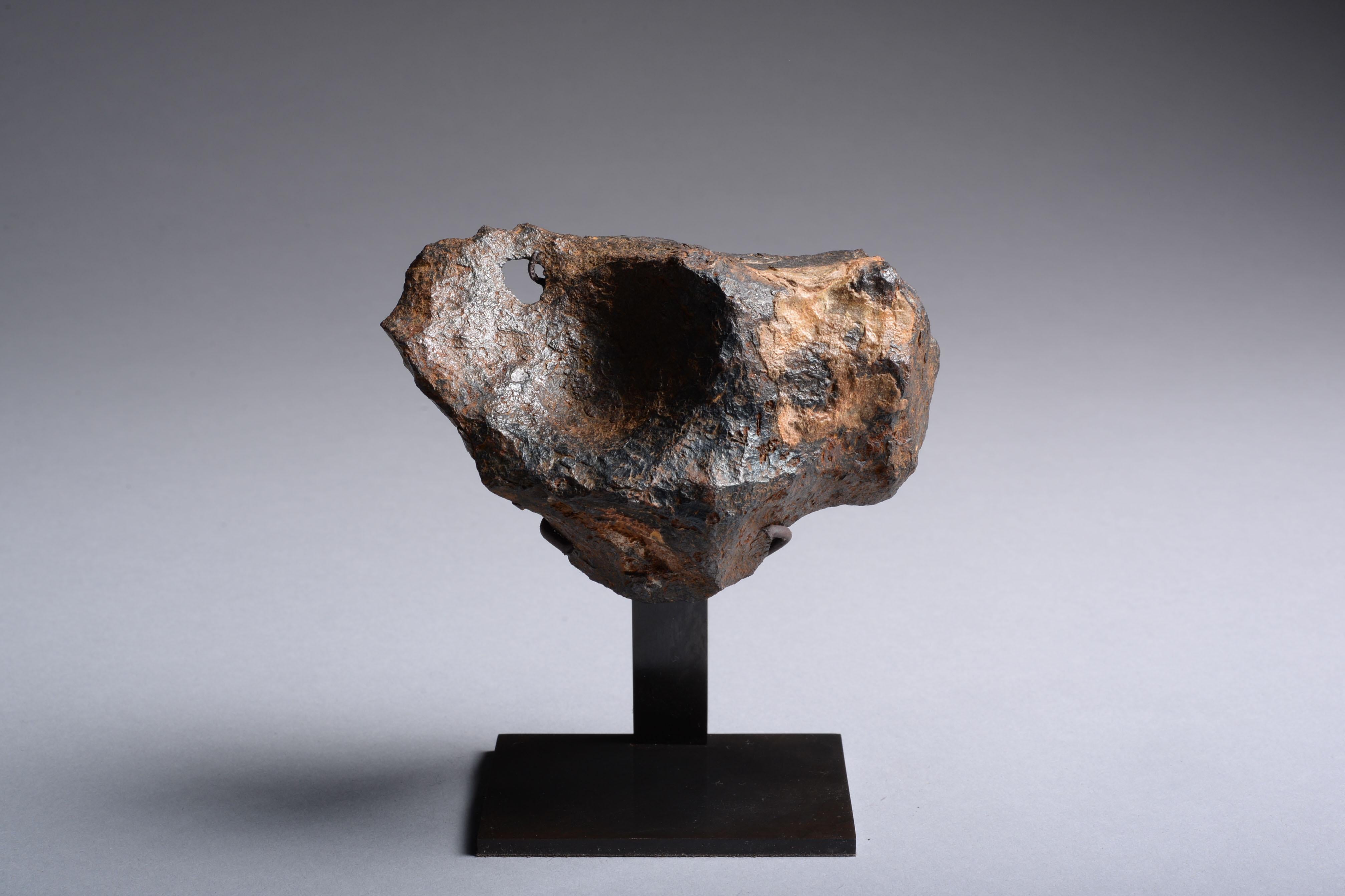 Sculptural Canyon Diablo Iron Octahedrite Meteorite In Excellent Condition In London, GB