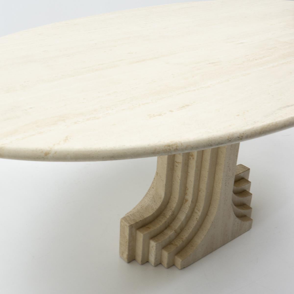 Sculptural Carlo Scarpa Travertine Dining Table, by Cattelan Italia, 1970s In Good Condition For Sale In Renens, CH