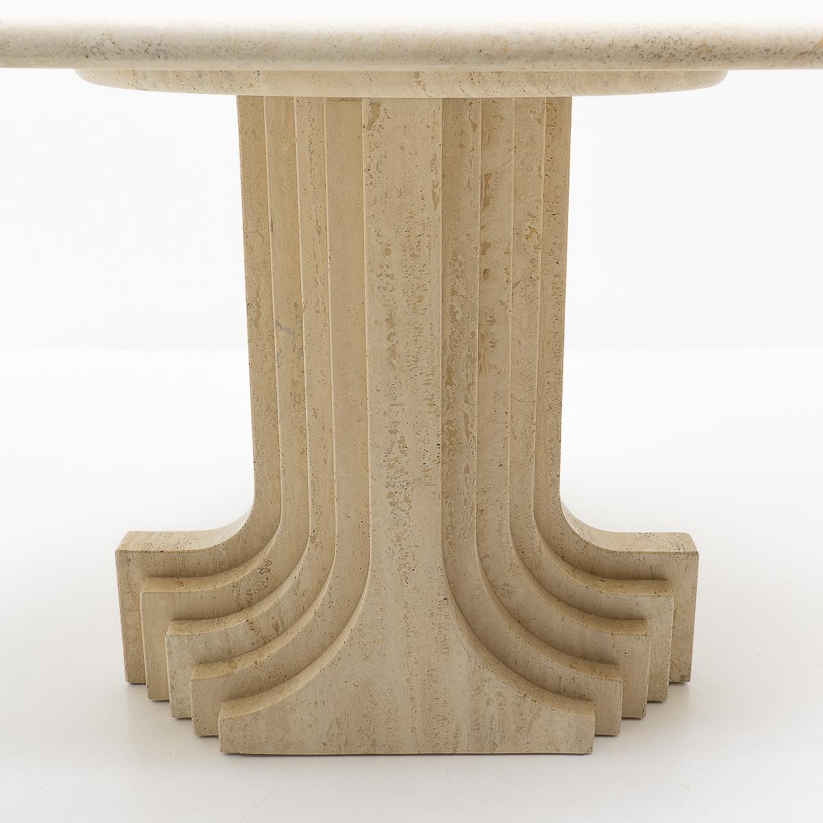 Skulpturaler Carlo Scarpa-Esstisch aus Travertin, von Cattelan Italia, 1970er Jahre im Angebot 1