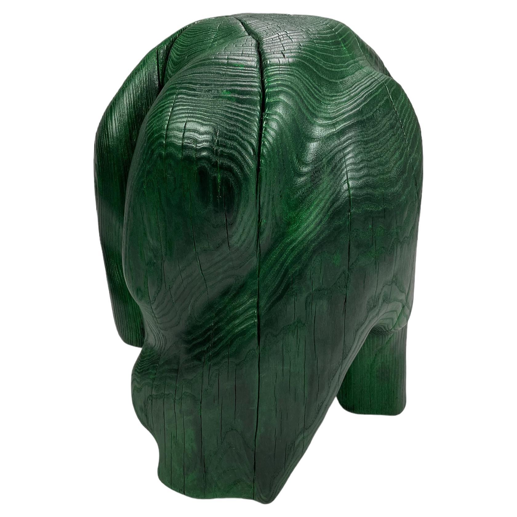 Skulpturaler geschnitzter Holzhocker „Schlangenhaut“ von ELAKFORM