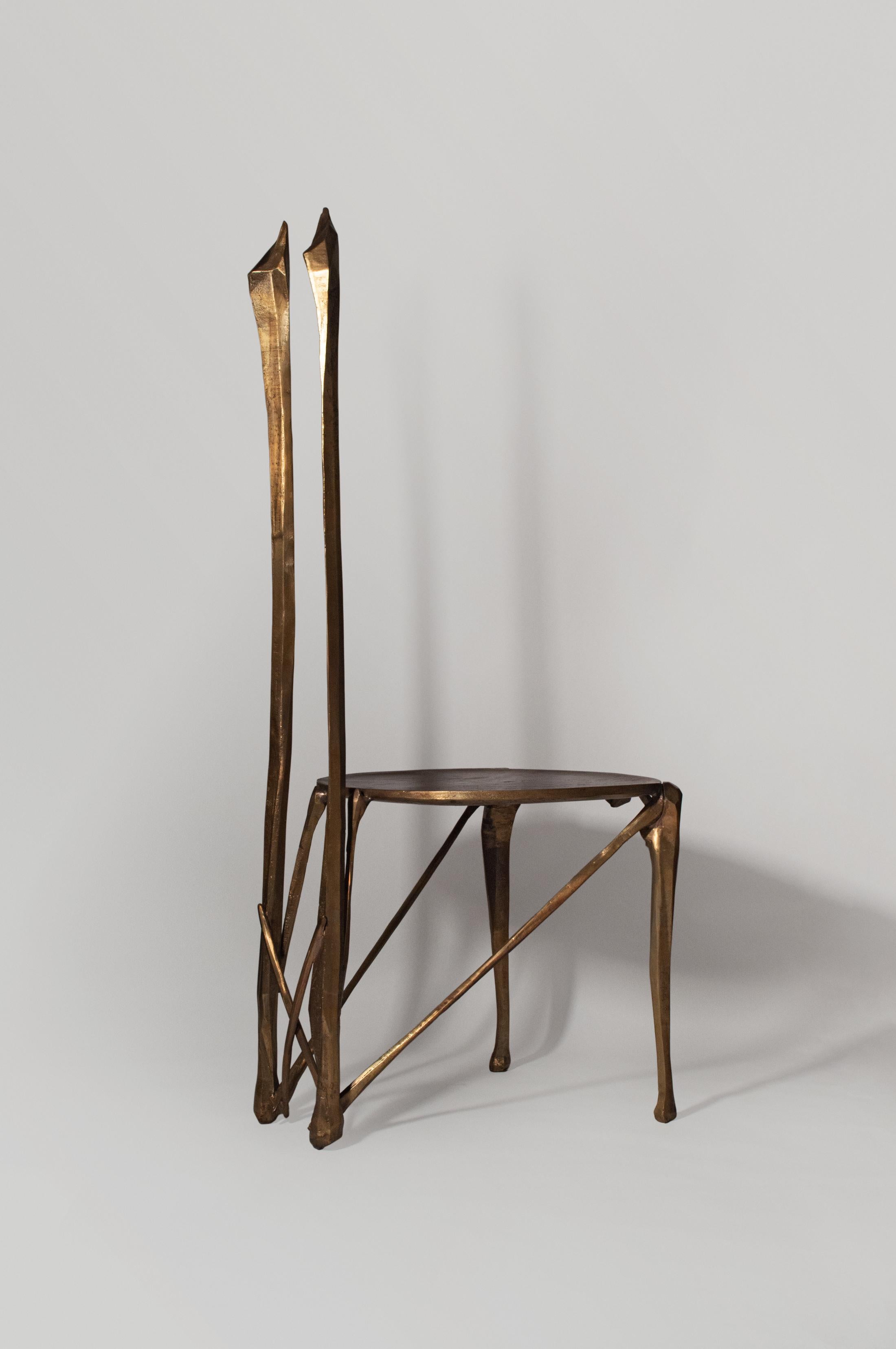 Moulage Chaise sculpturale en bronze coulé IGNIS OSSIUM, Patina personnalisable -Maroon Gold en vente