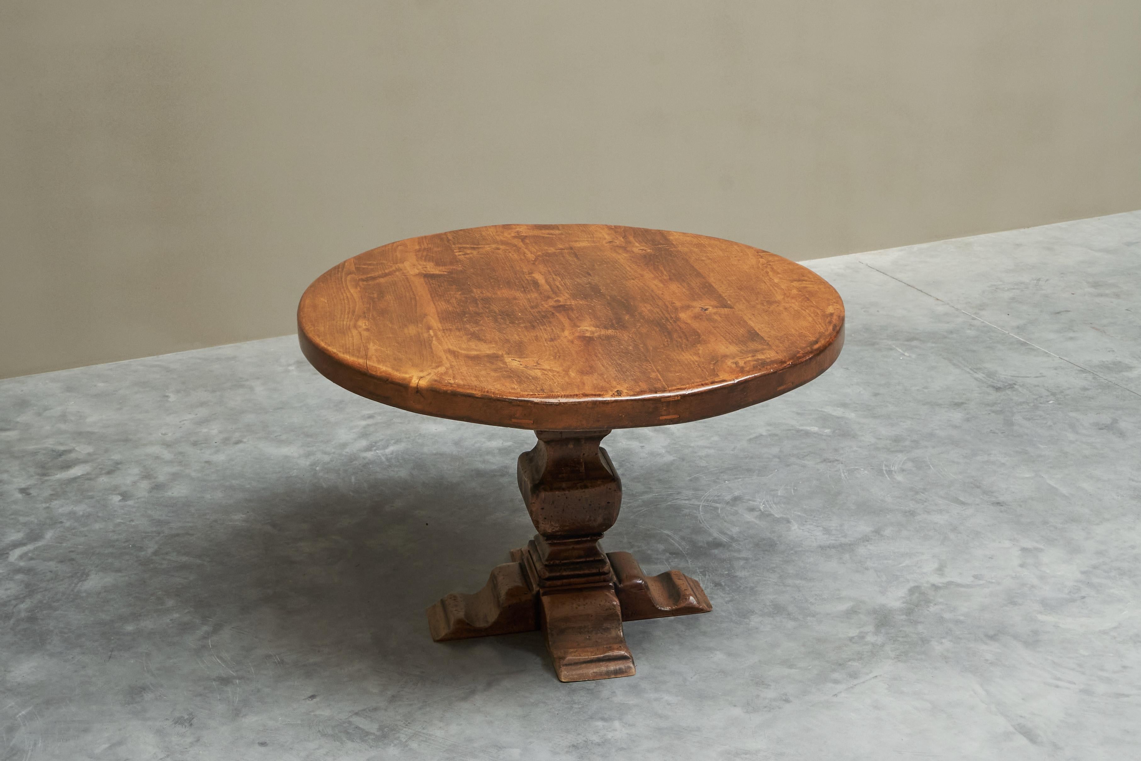 Sculptural Center or Dining Table in Solid Oak 1960s For Sale 1