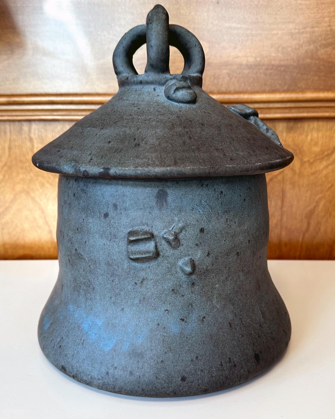 Sculptural Ceramic Ashanti Jar Robert Turner Exhibited  In Good Condition For Sale In Atlanta, GA