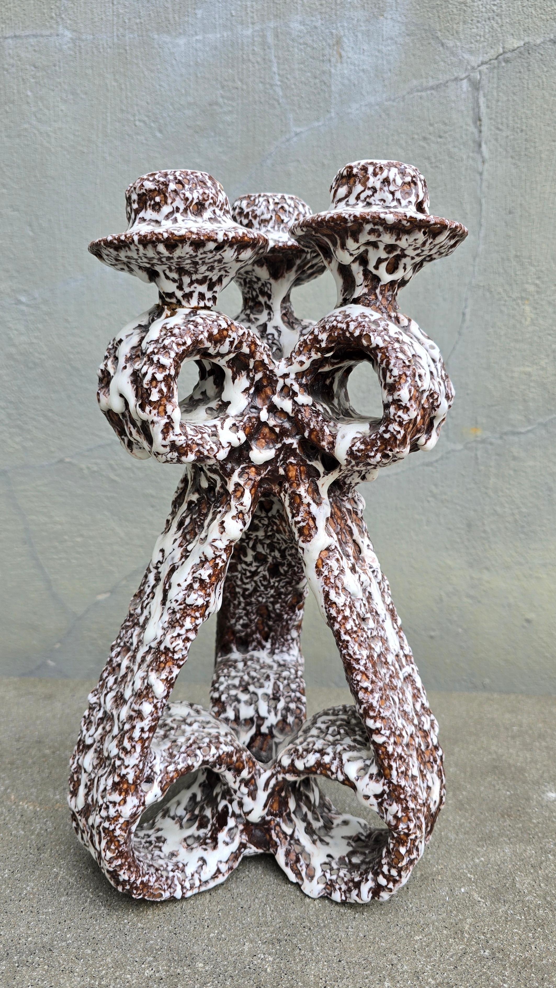 Candelero escultórico de cerámica de Marius Giuge, Vallauris, Francia, años 60 siglo XX en venta