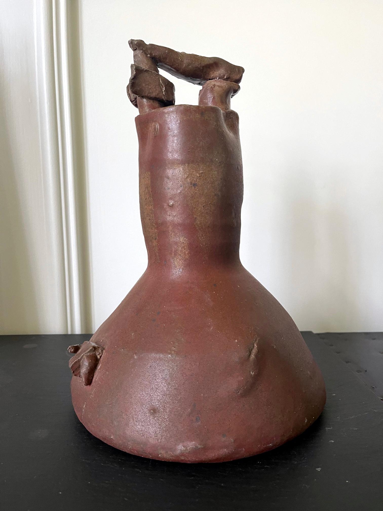 Vaso scultoreo in ceramica con manico di Robert Turner in vendita 8