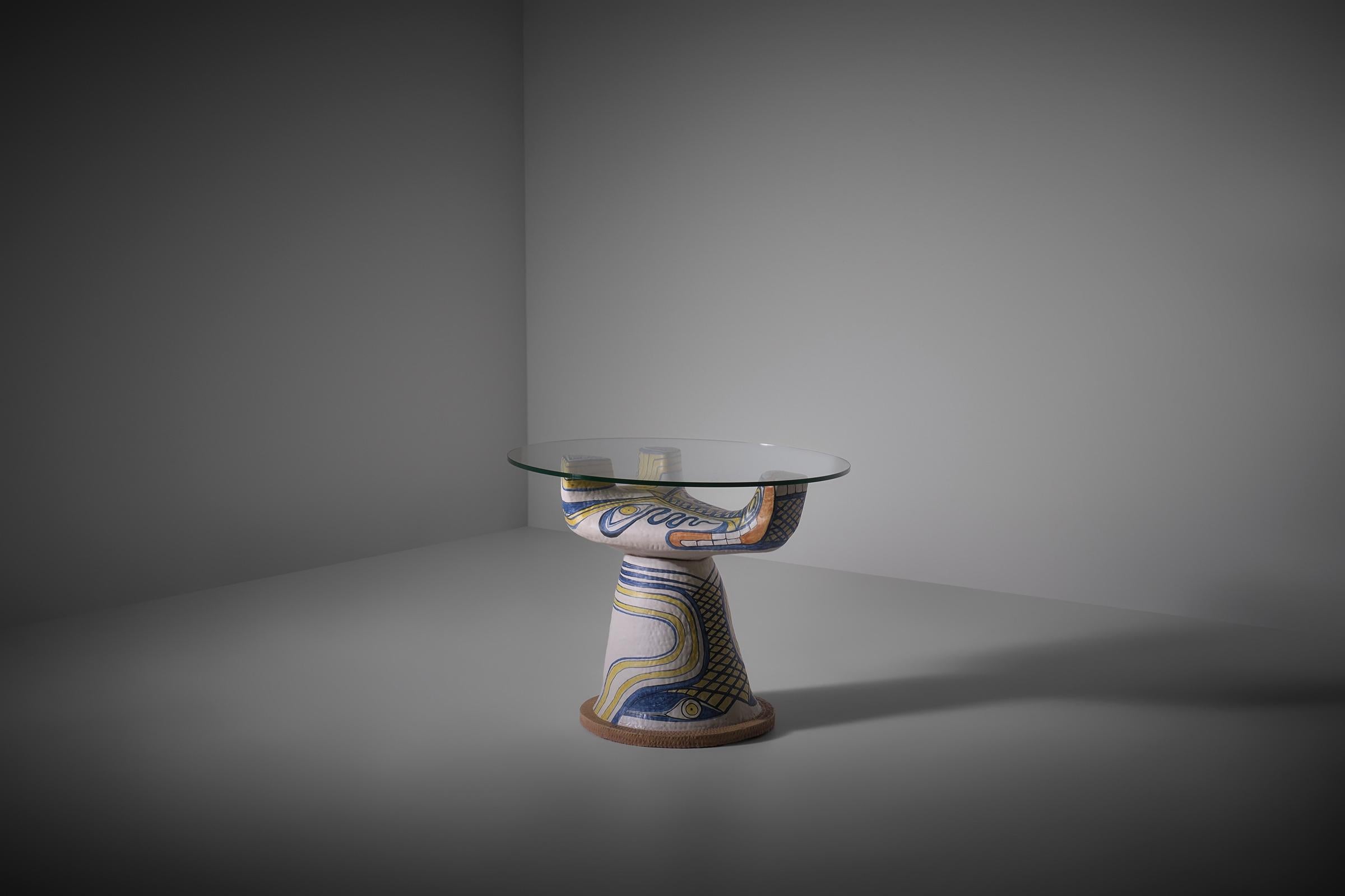 Importante mesa escultórica de Salvatore Meli (Comiso 1929 - Roma 2011), Italia 1953. Meli estudió en la Academia de Bellas Artes de Florencia y se convirtió en una figura importante del movimiento artístico italiano de posguerra. La obra de Meli se