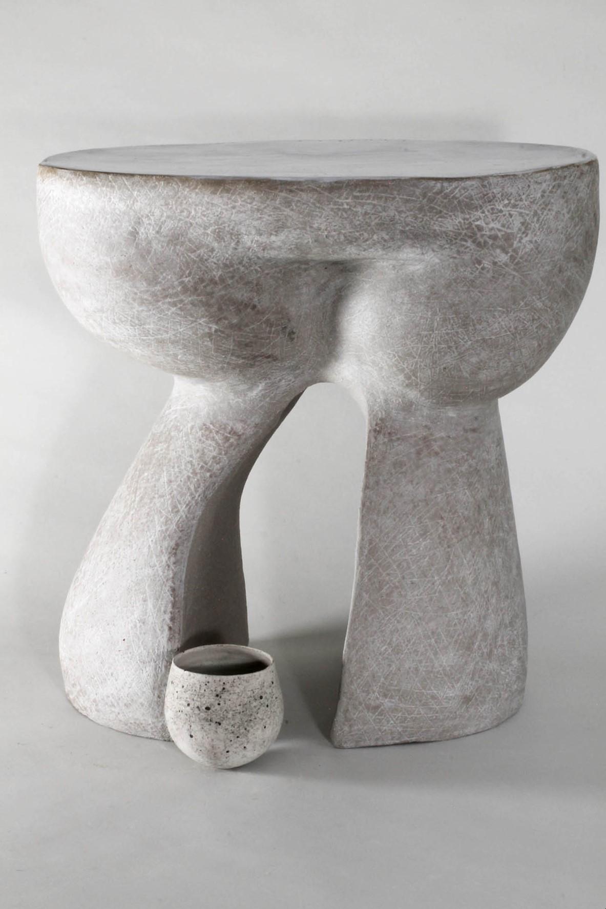 Table d'appoint sculpturale en vente 5