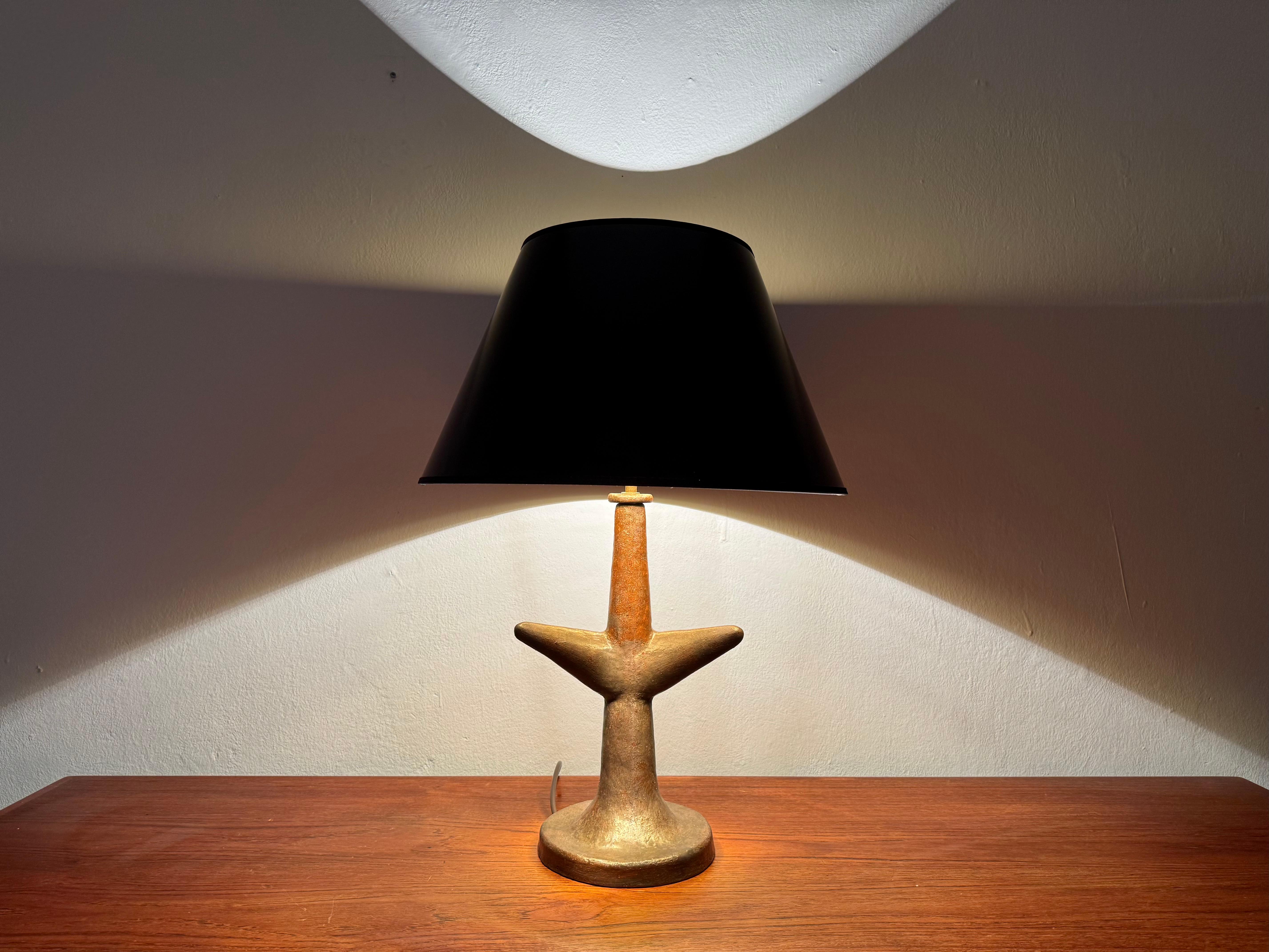 Sculptural Ceramic Table Lamp For Sale 4