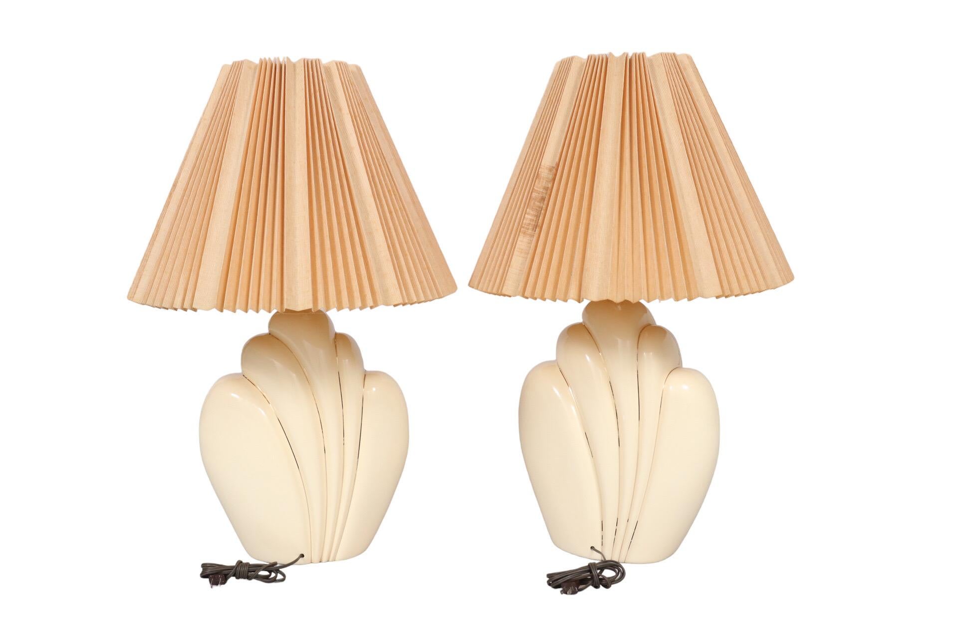 20ième siècle Paire de lampes de table sculpturales en céramique en vente
