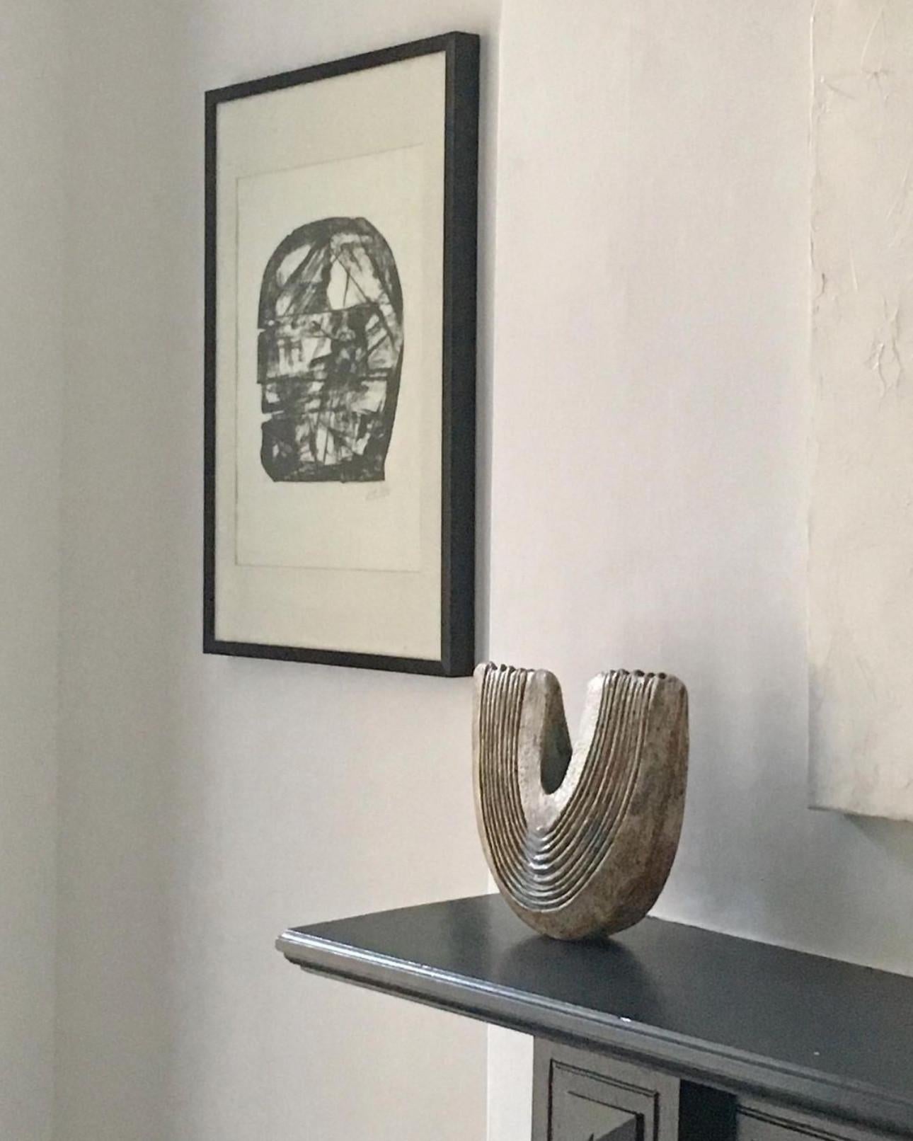 Organique Vase sculptural en céramique d'Alan Wallwork en vente