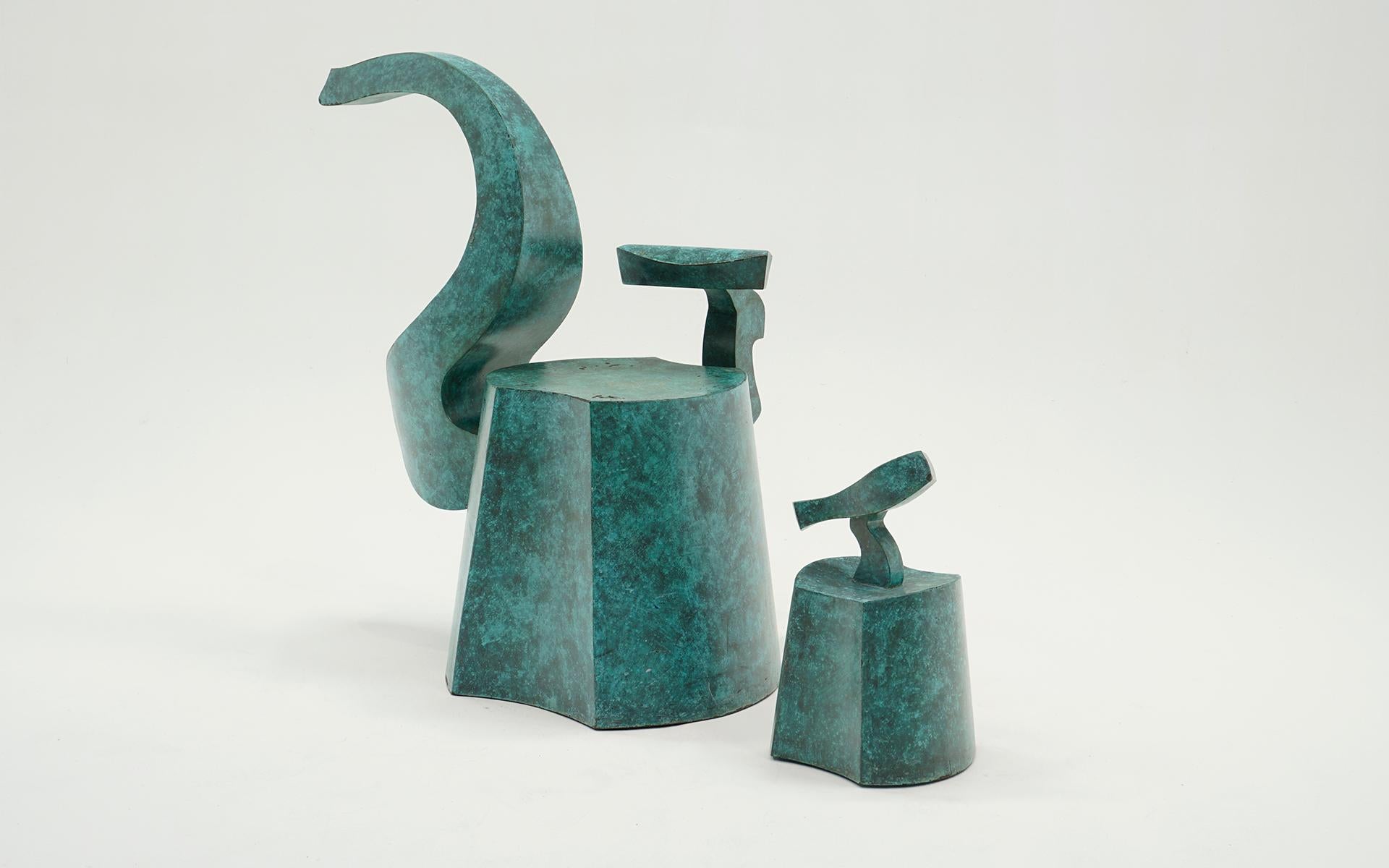 Stuhl und Hocker/Ottoman aus patinierter Bronze von Jim Cole.  Sehr guter Zustand und einsatzbereit.  Provenienz: Mobilia Gallery, Cambridge, MA
Hocker: 18,5