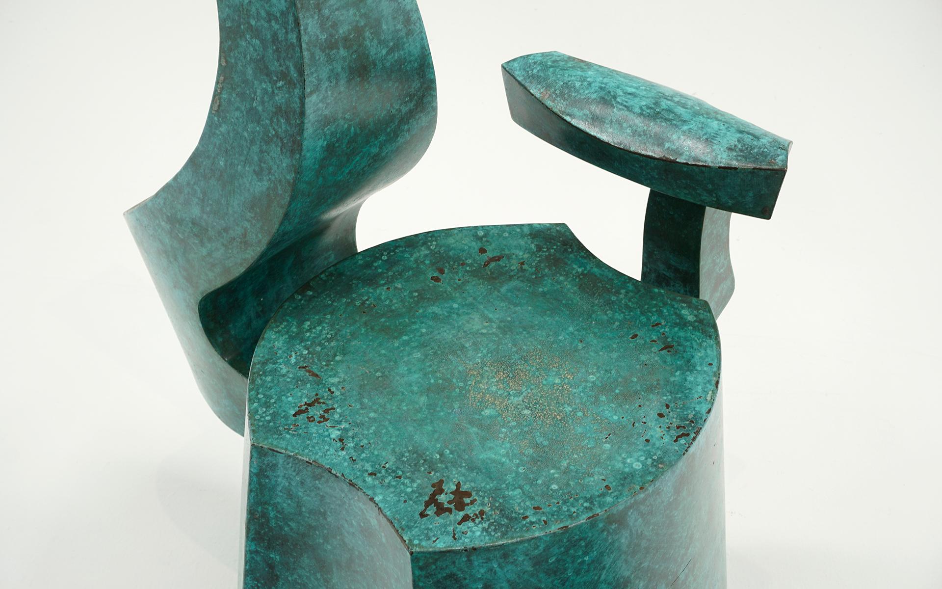 Skulpturaler Stuhl und Hocker von Jim Cole, 1990er-Jahre.  Post Modern. (Postmoderne) im Angebot