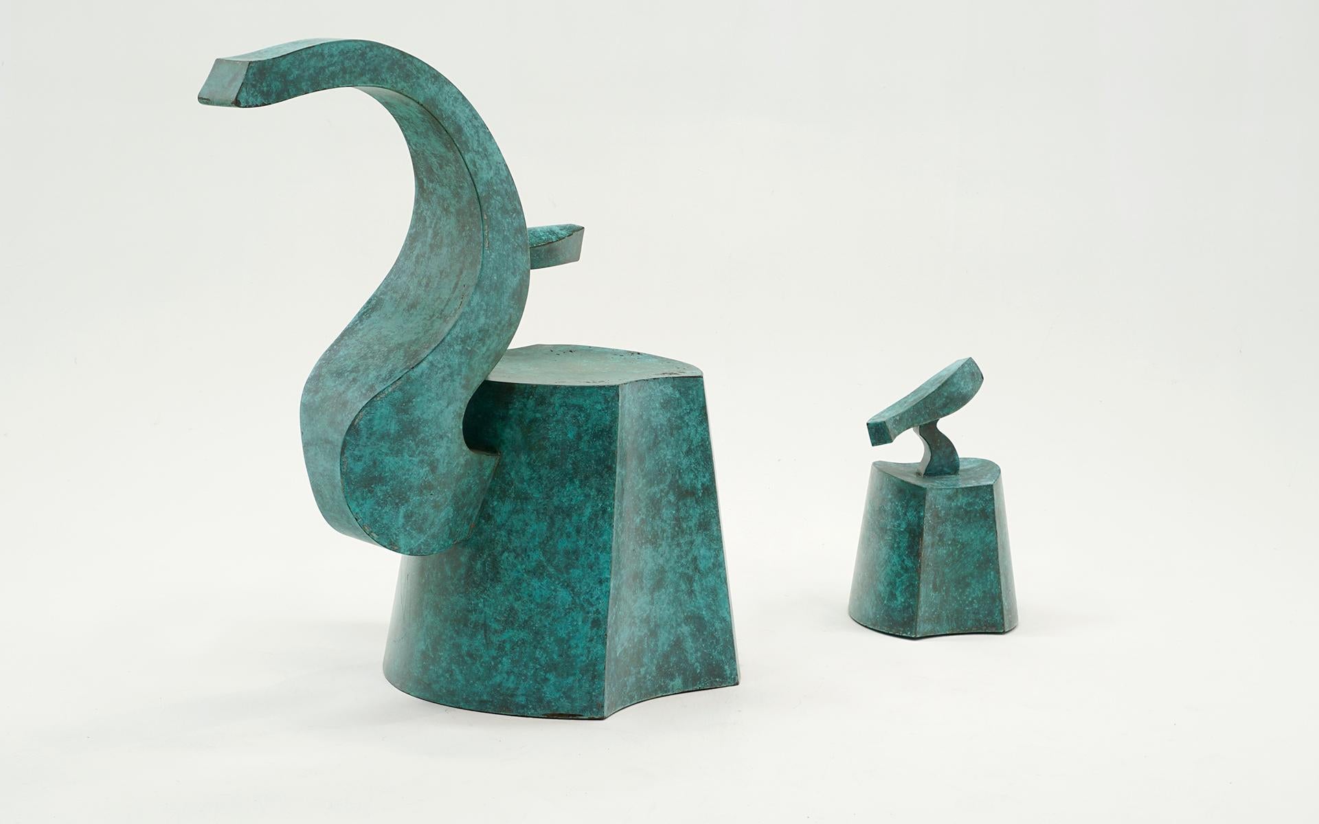 Skulpturaler Stuhl und Hocker von Jim Cole, 1990er-Jahre.  Post Modern. im Zustand „Gut“ im Angebot in Kansas City, MO