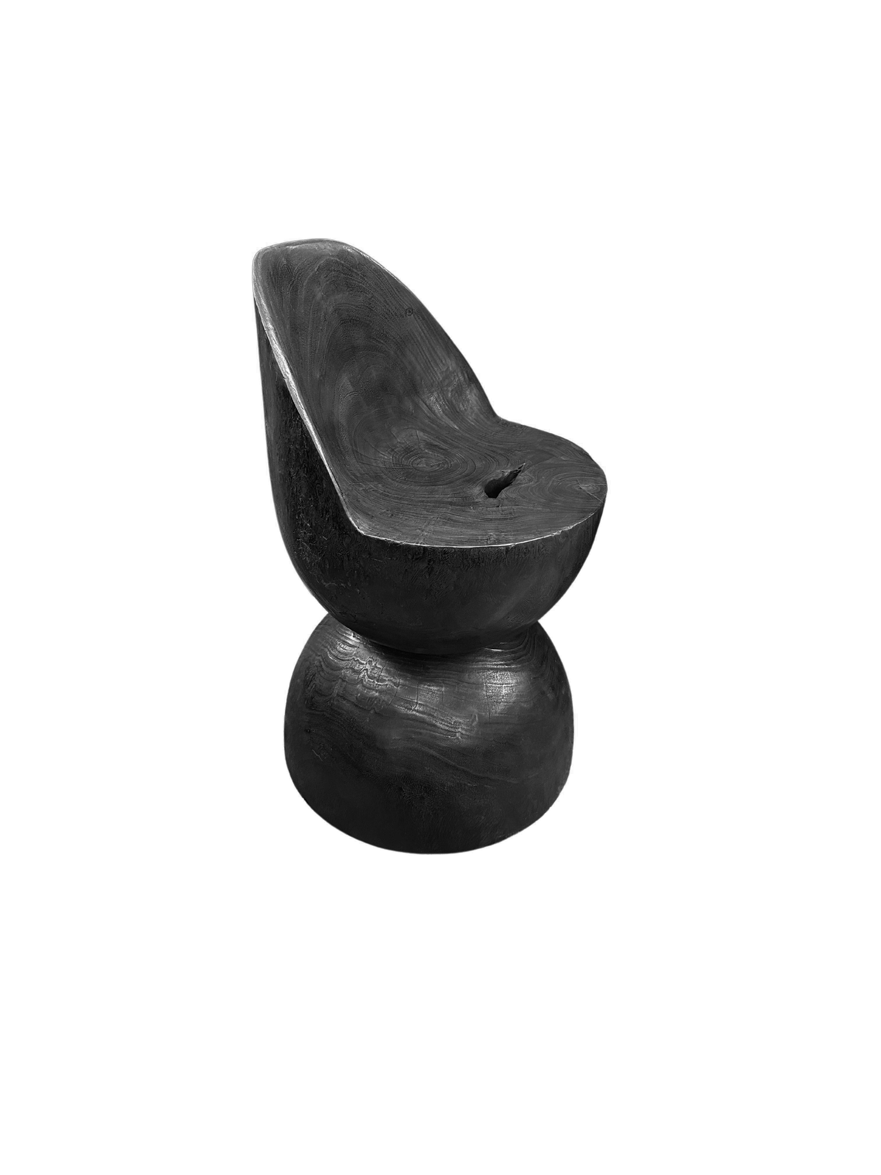 Organique Chaise sculpturale en bois de poirier massif moderne et organique en vente