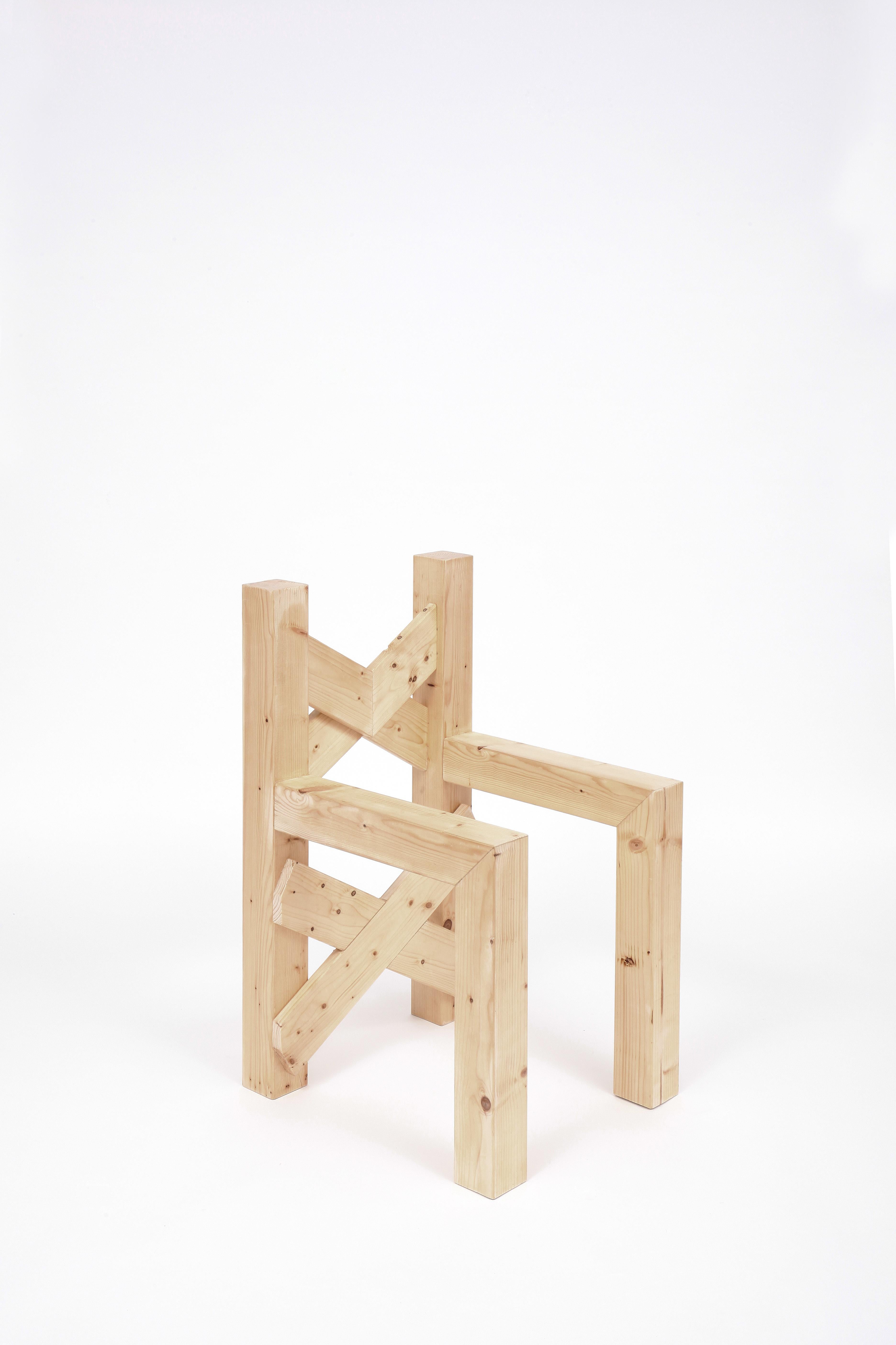 Chaise sculpturale DOTTOD 001 - Hommage généré par l'IA à la Sedia 1 d'Enzo Mari, 1974.

DOTTOD 001 est une chaise sculpturale générée par l'IA et composée de coupes de bois standardisées. Sa forme s'inspire de la Sedia 1 (1974) d'Enzo Mari,