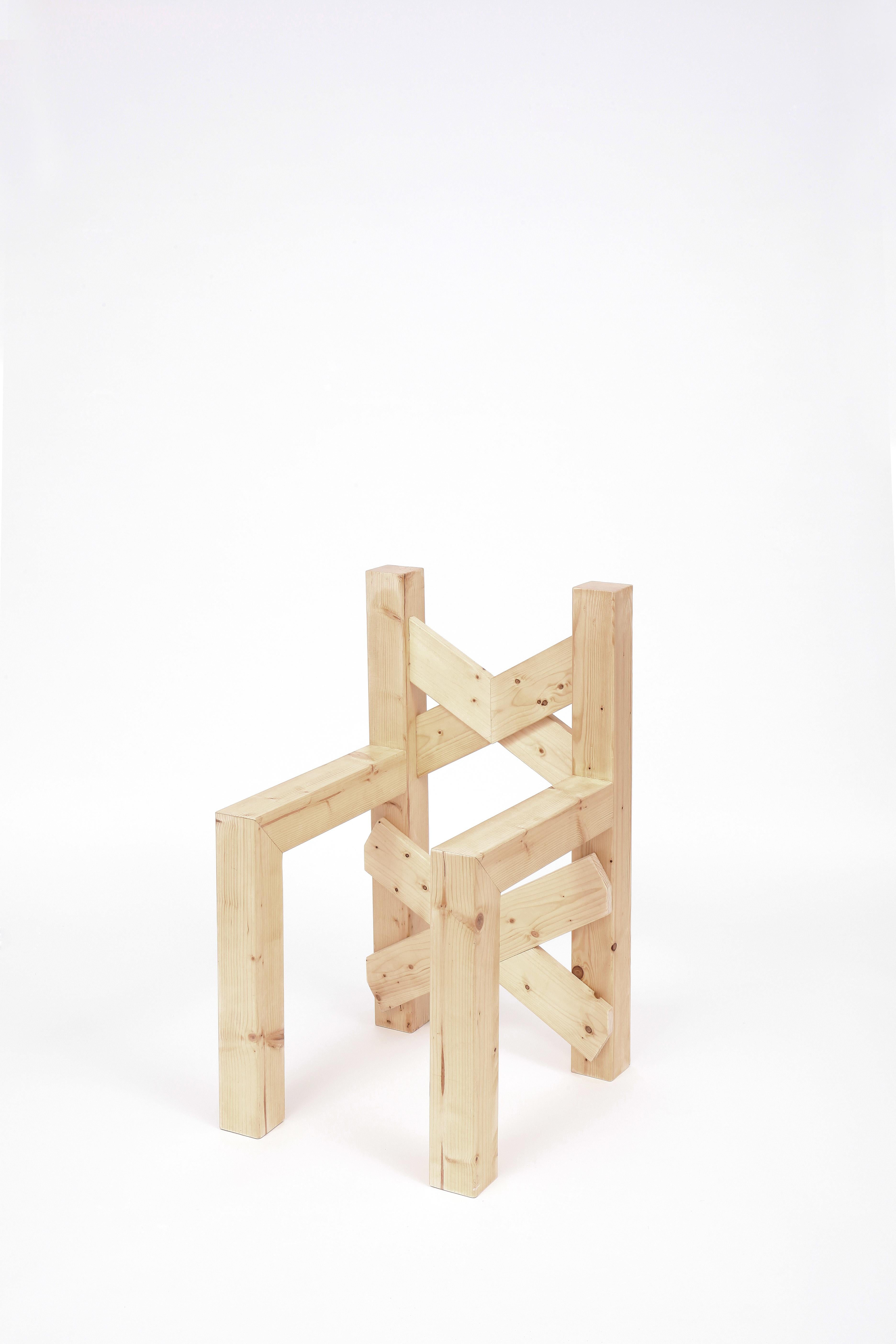 Bois de feuillus Chaise sculpturale DOTTOD 001 - Hommage généré par l'IA à la Sedia 1 d'Enzo Mari, 1974 en vente