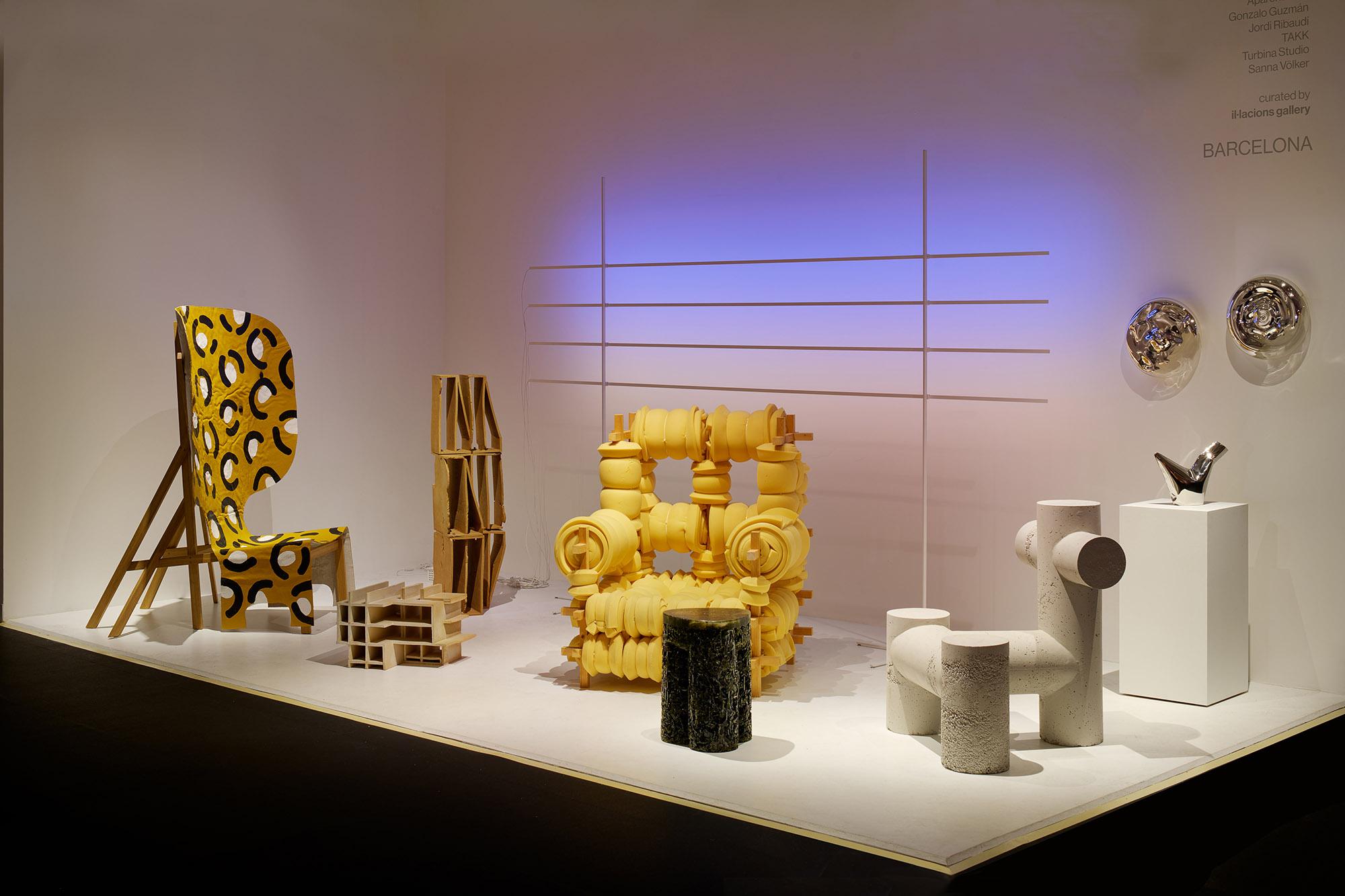 Silla escultórica expuesta en Design Miami. Madera y Lino Patrón Leopardo en venta 2