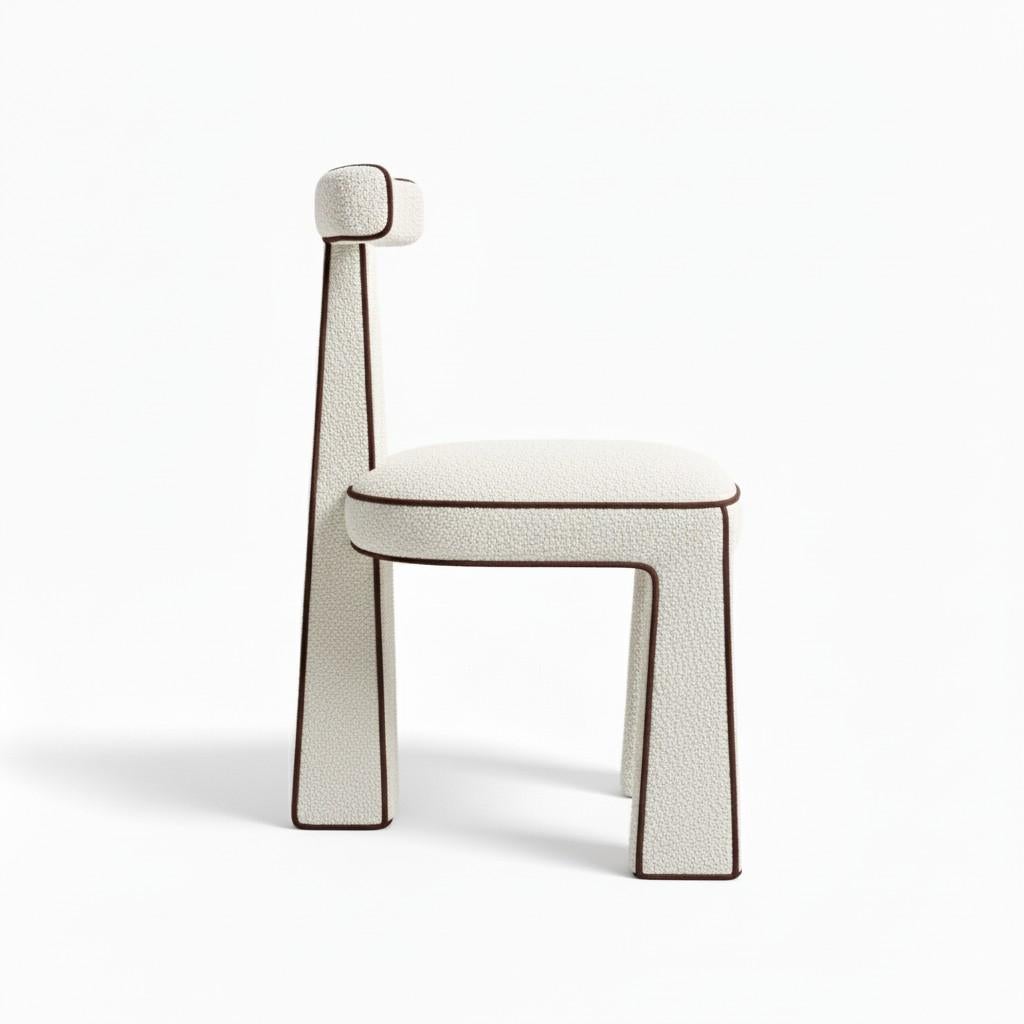 Sedia scultorea in Bouclé con Silhouette architettonica di Mondo in vendita 9