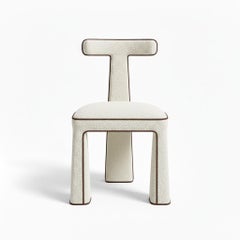 Silla Escultural en Tapicería Bouclé con Silueta Arquitectónica By Mondo