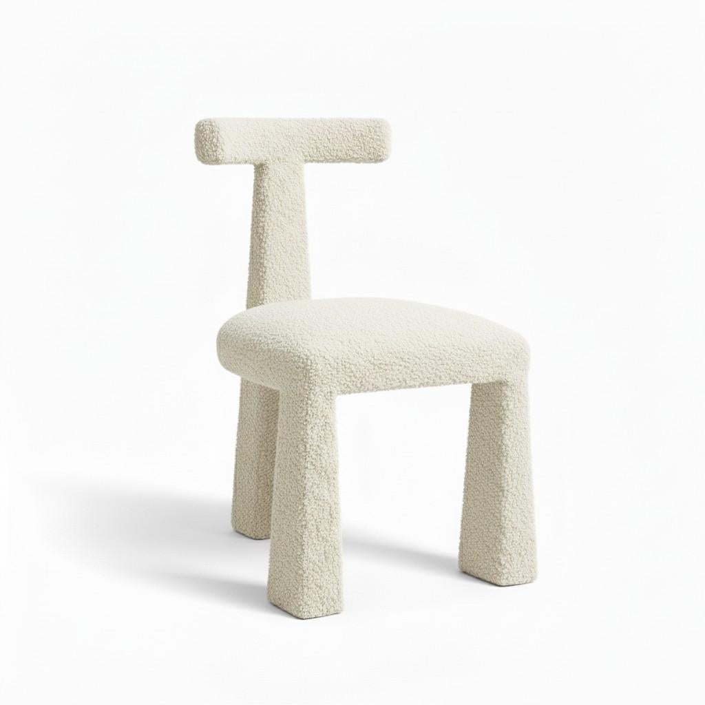 Sedia scultorea in Bouclé con Silhouette architettonica di Mondo in vendita 1